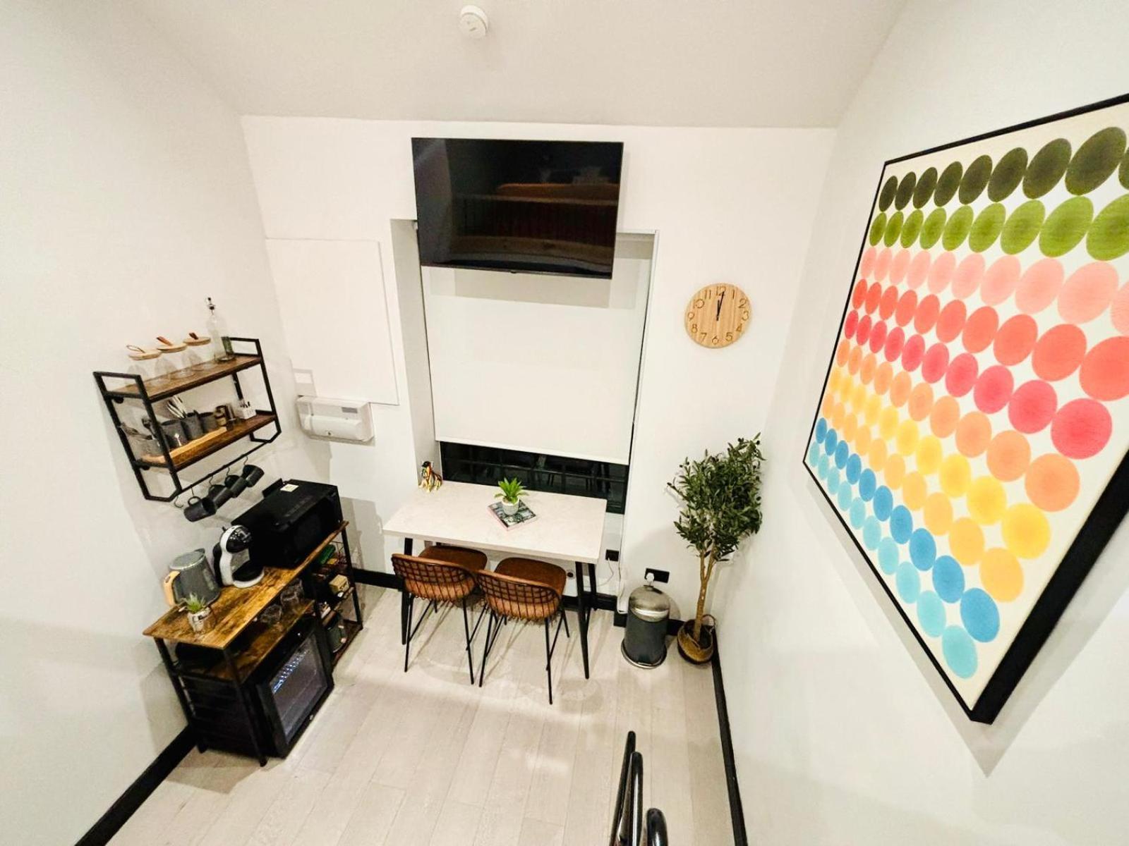 Luxury Mezzanine Flats Next Hackney Guest house London