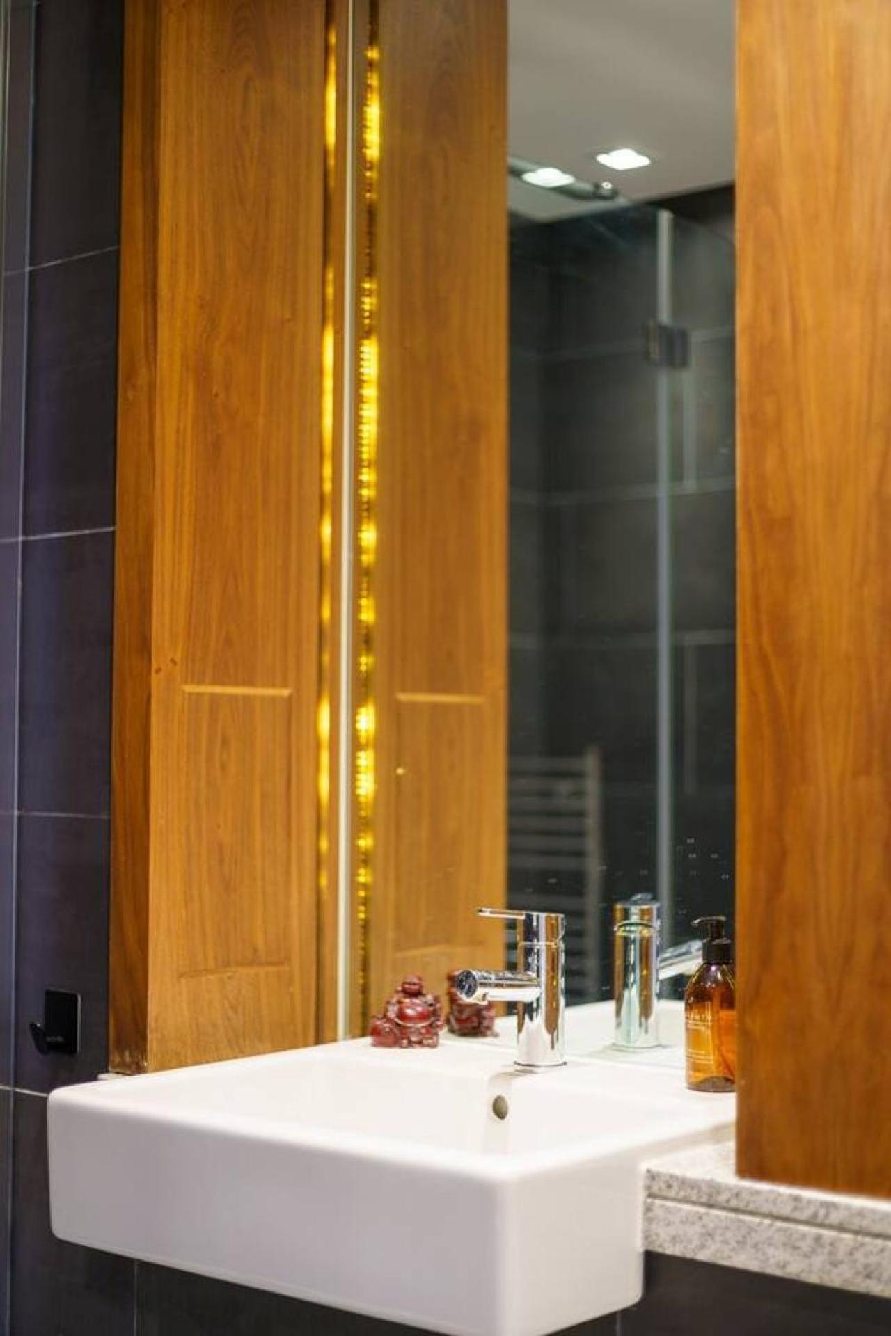 Apartment Elegant 2bd Flat Near Old Street, *