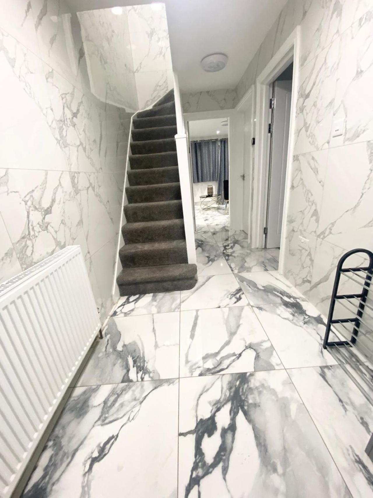 The Royal Boutique Kensington By , Sleep 11