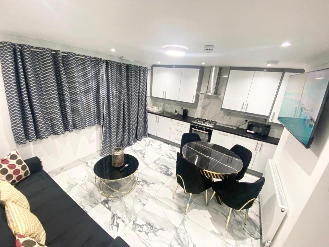 The Royal Boutique Kensington By , Sleep 11 Holiday home *