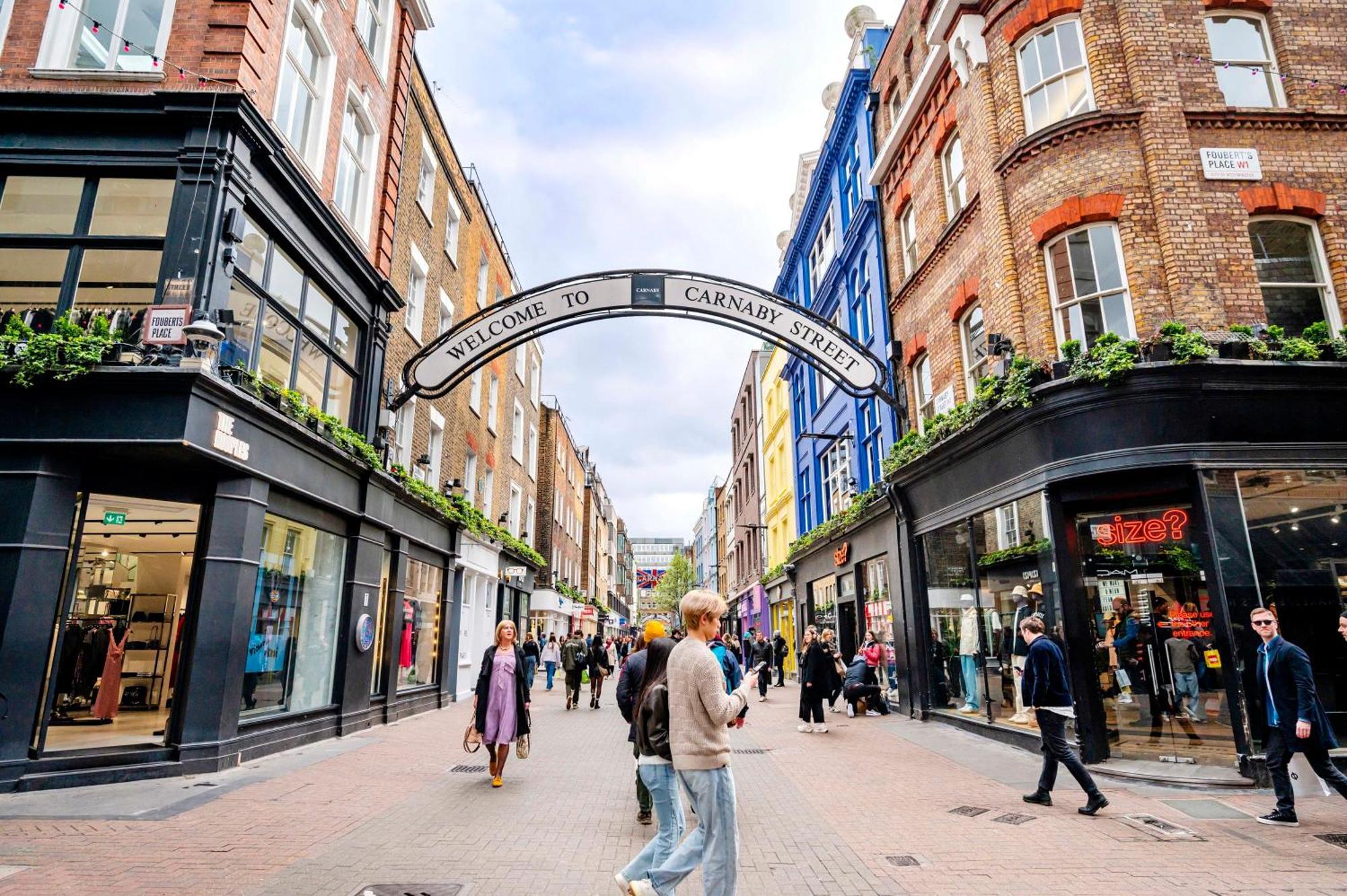 The Mayfair Marvel- By Out Of Office Lifestyle Apartment London