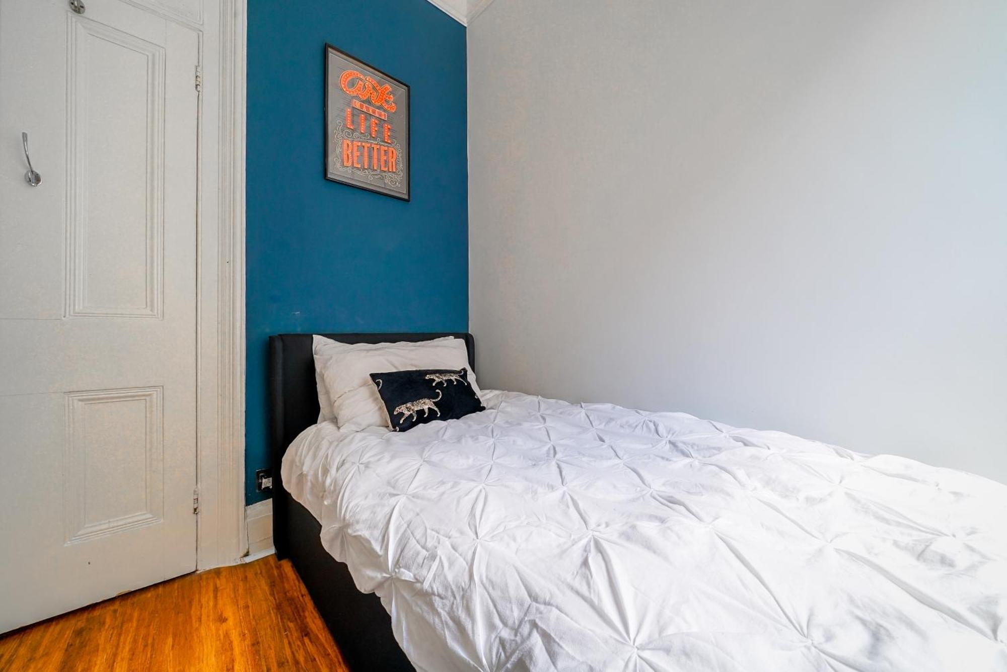 Elegant Bright Flat - Sleeps 5 Apartment