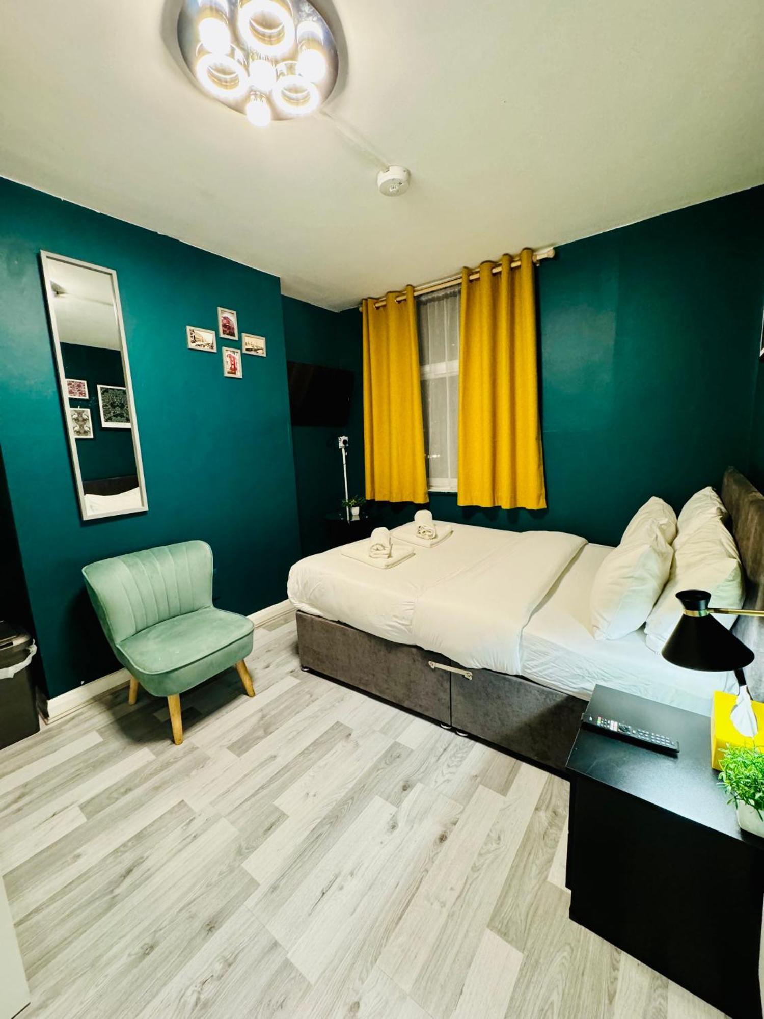 Unique Flat In 1110 * Londen