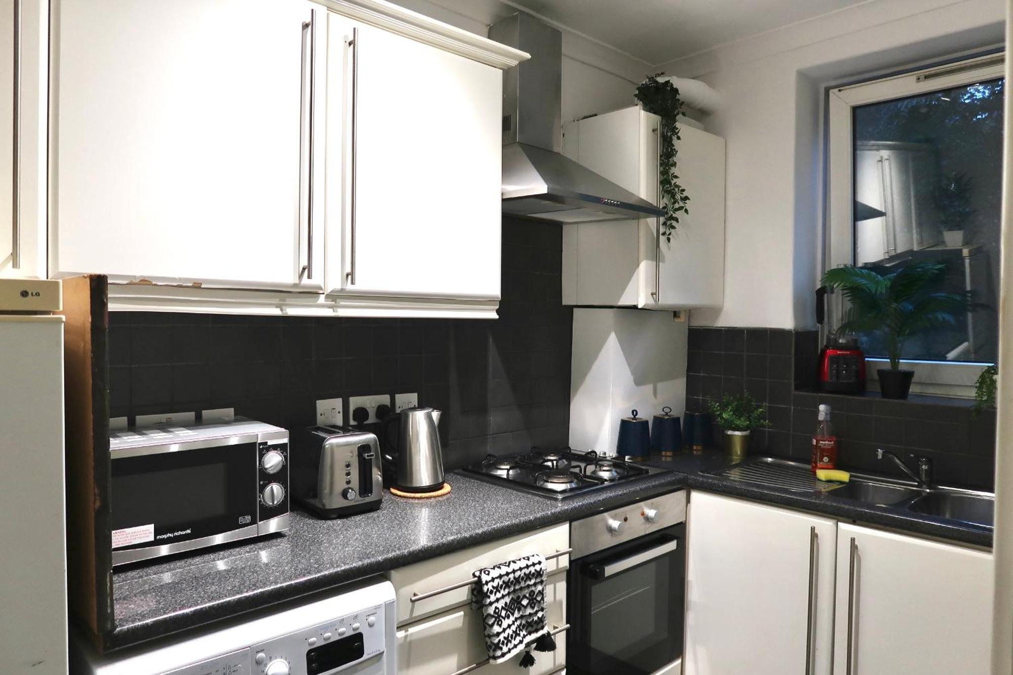 Stylish 3-bed In Clerkenwell Within Walking Distance To Tube Stations * London