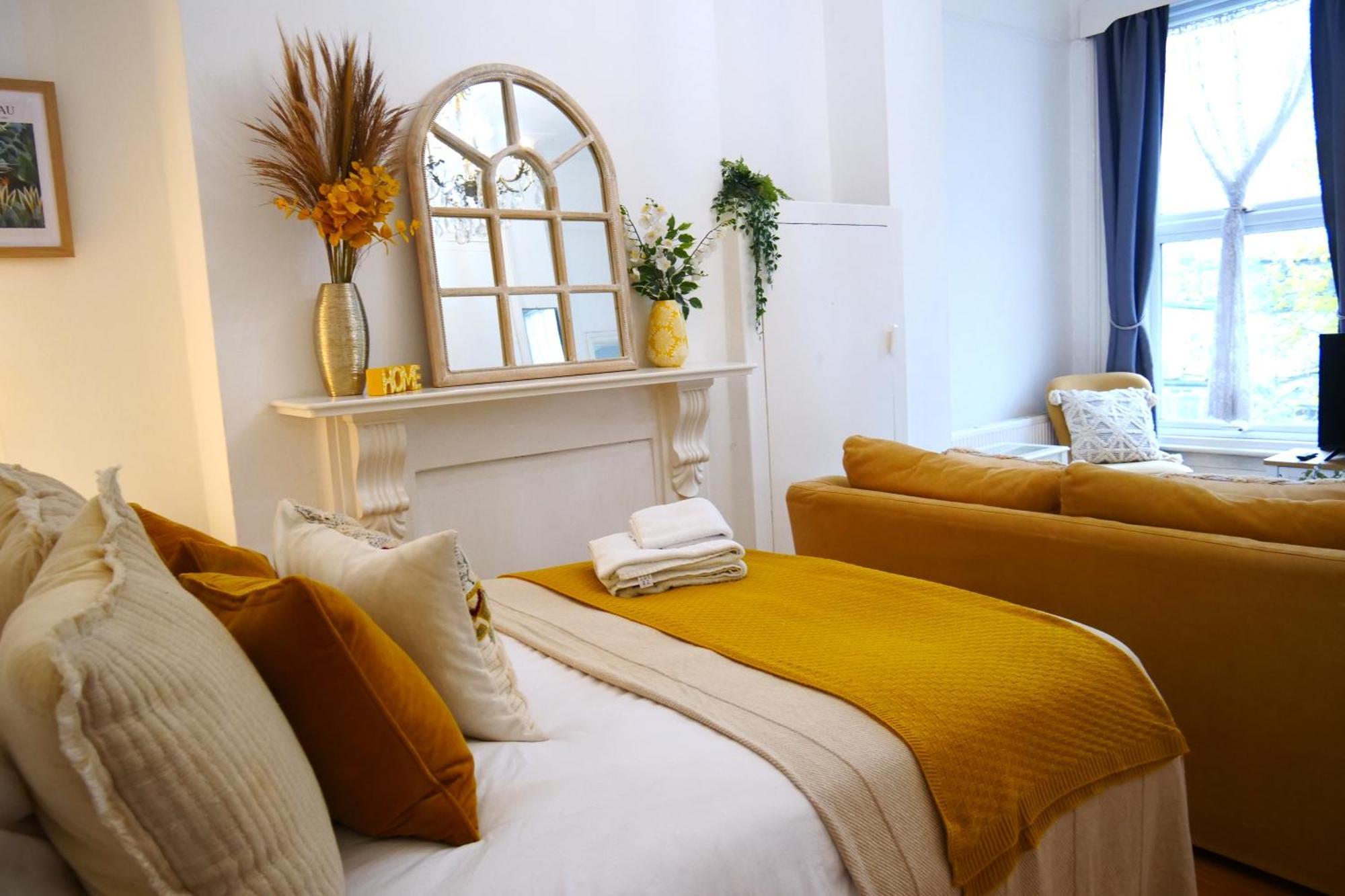 Bright Garden Studio! London