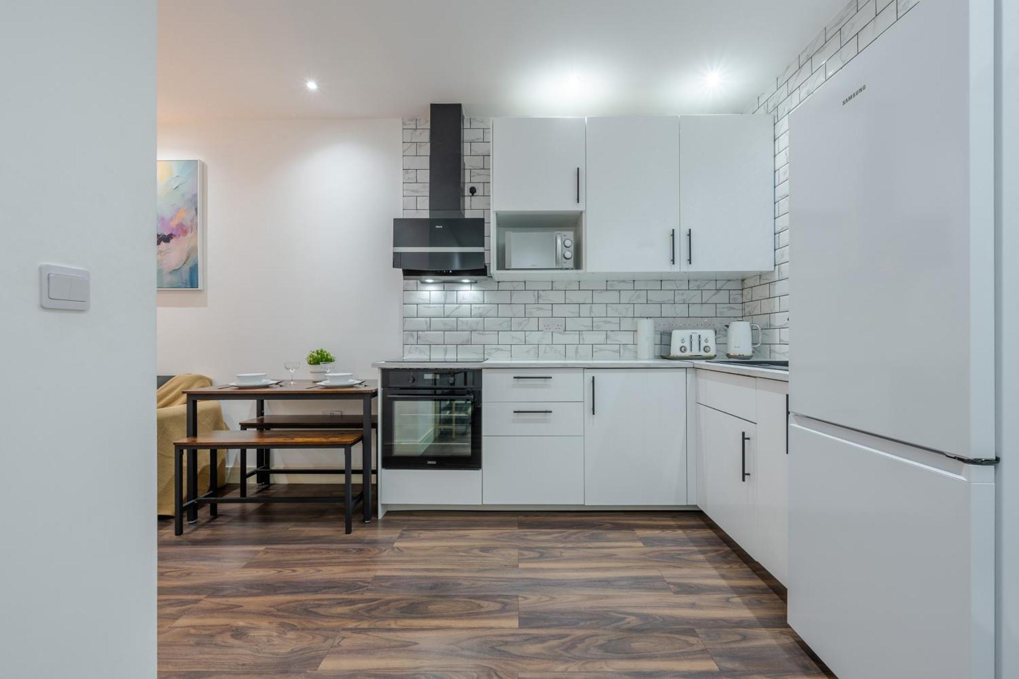 Modern 1 Bed - Us Embassy, Nine Elms & Battersea Station London