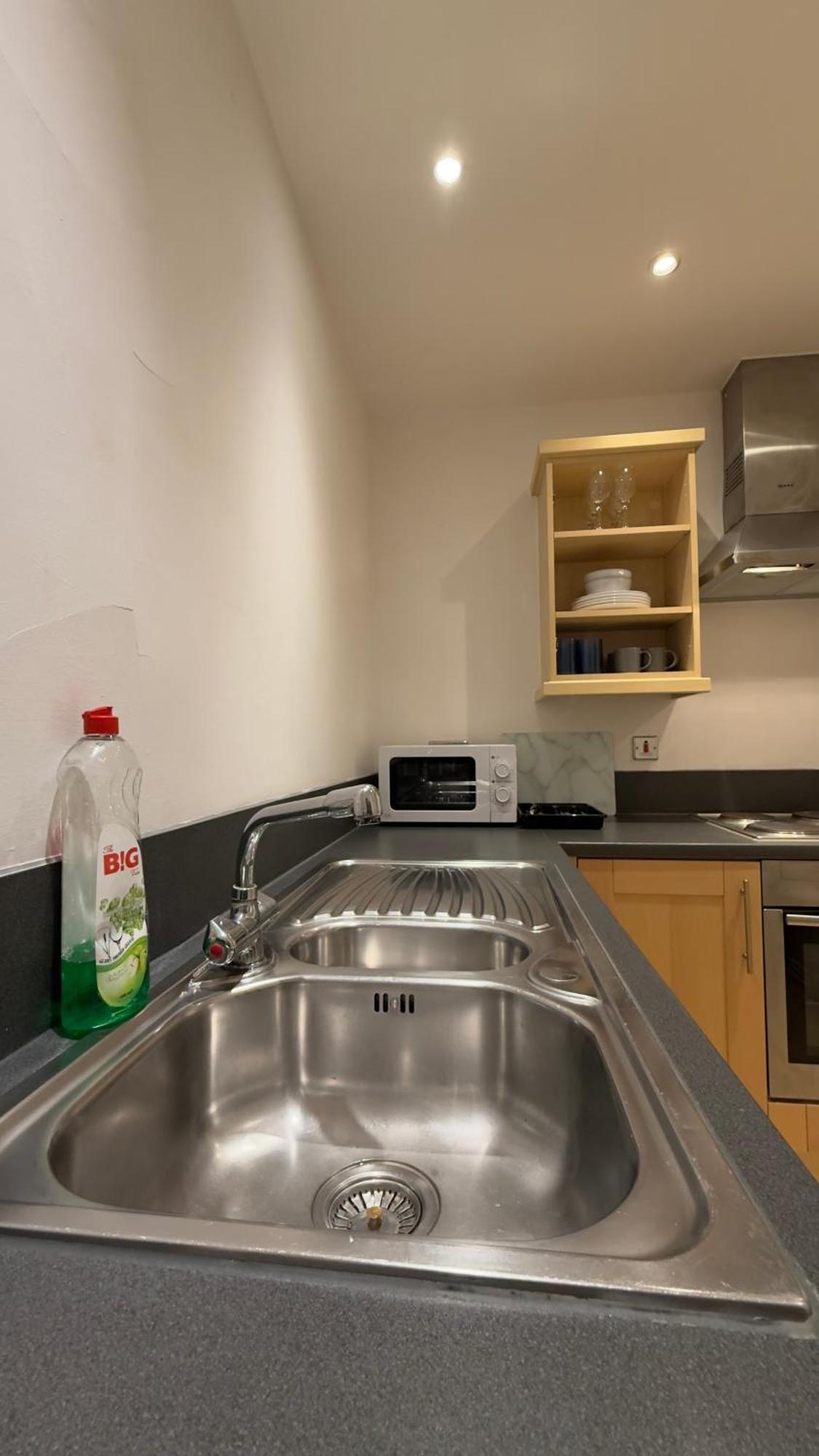 Modern Spacious Opposite Station Ii Apartment
