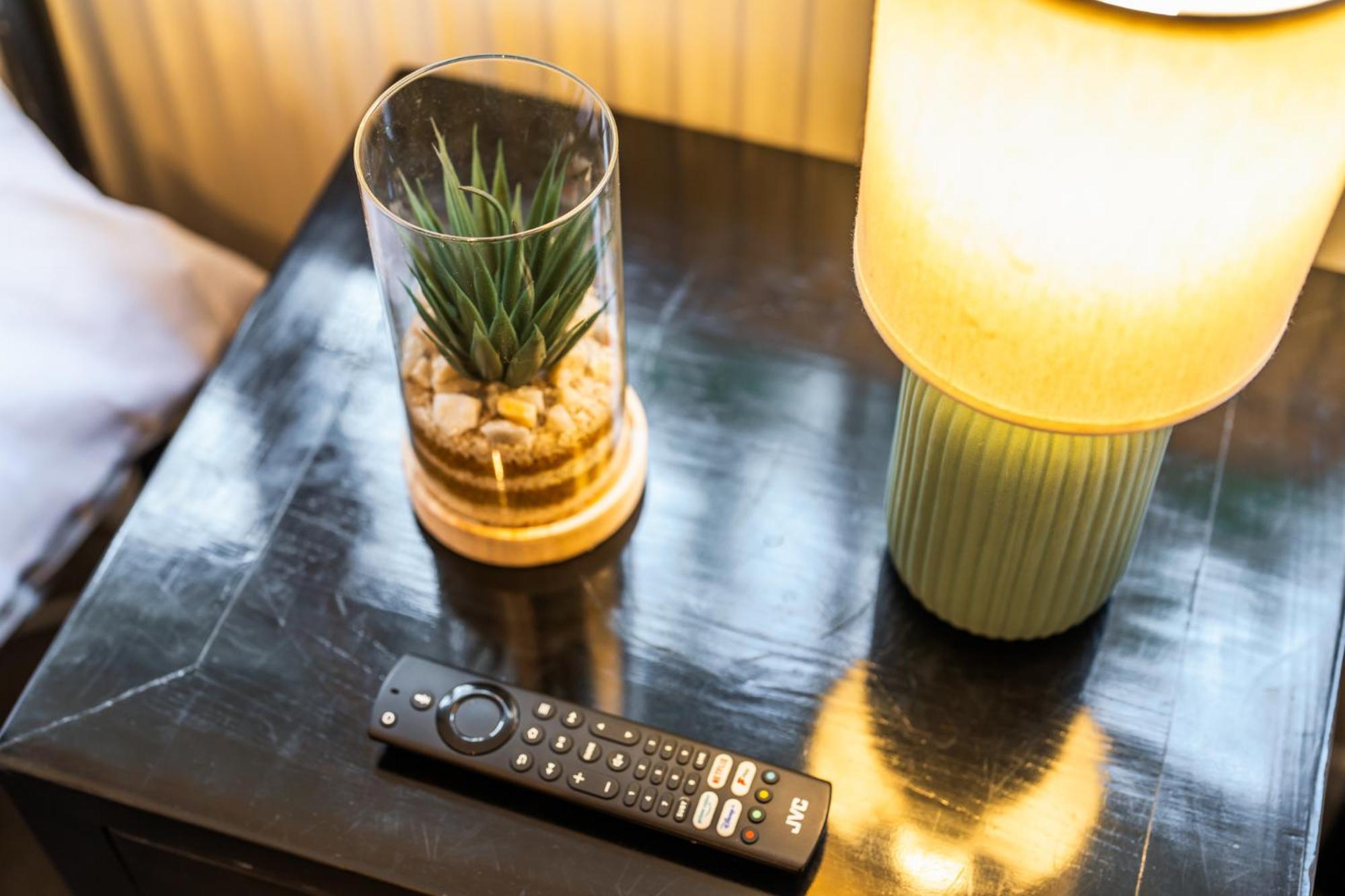 Wilkinsons Home-free Parking, Perfect For Contractors & Weekend Getaways, Near Airport & Excel Holiday home London