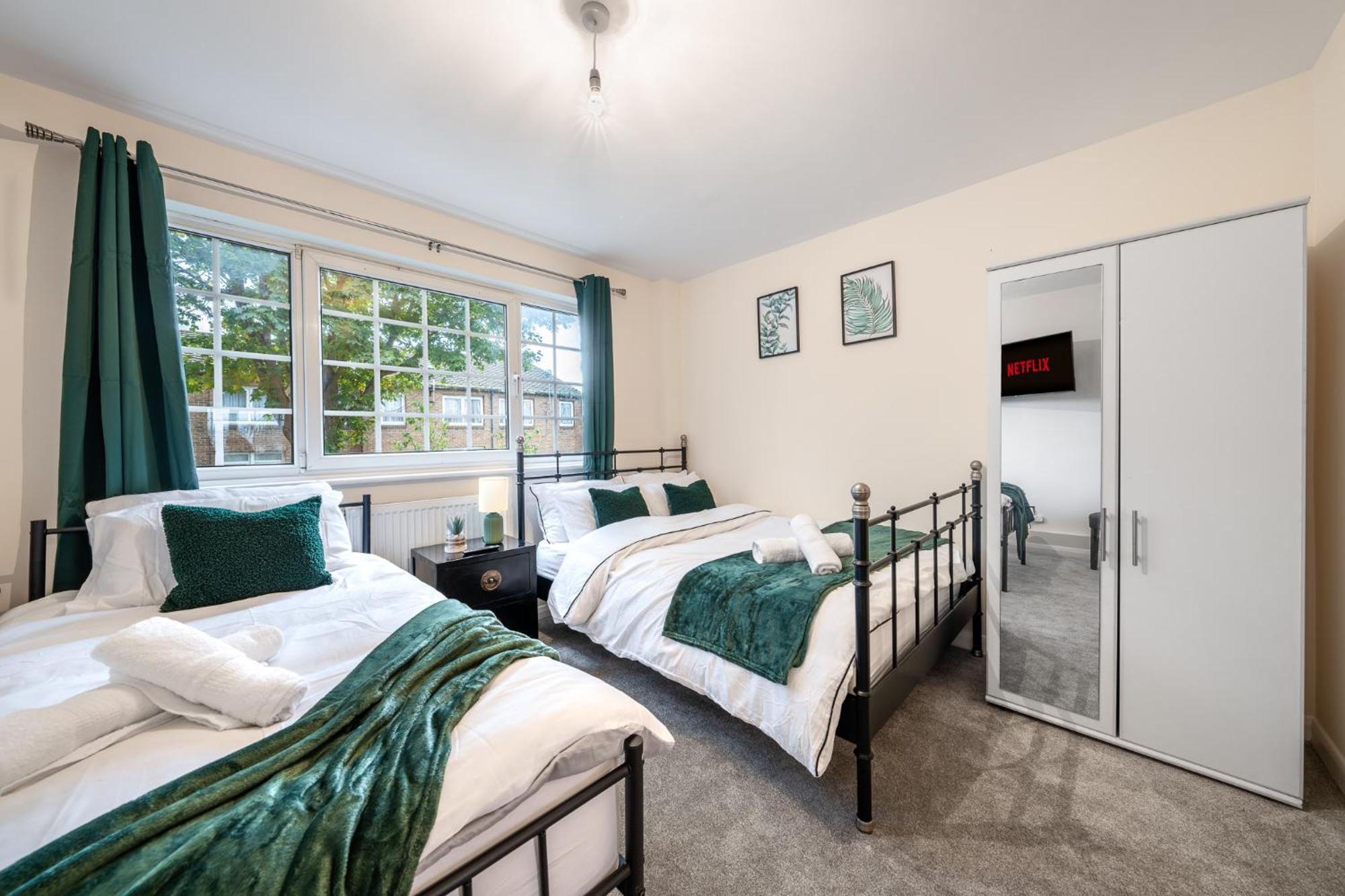 Holiday home Wilkinsons Home-free Parking, Perfect For Contractors & Weekend Getaways, Near Airport & Excel *