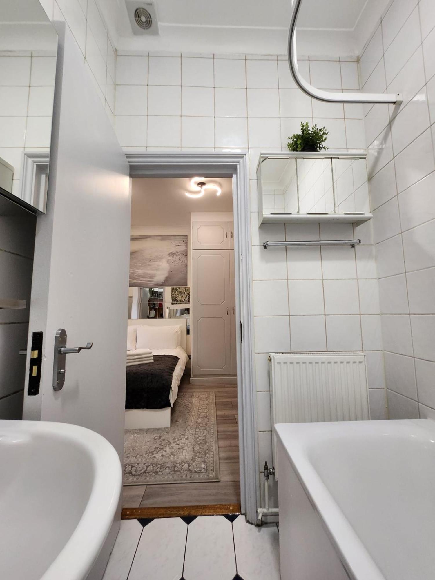 St 8 - Very Close To Tube - Cozy Flat Apartment