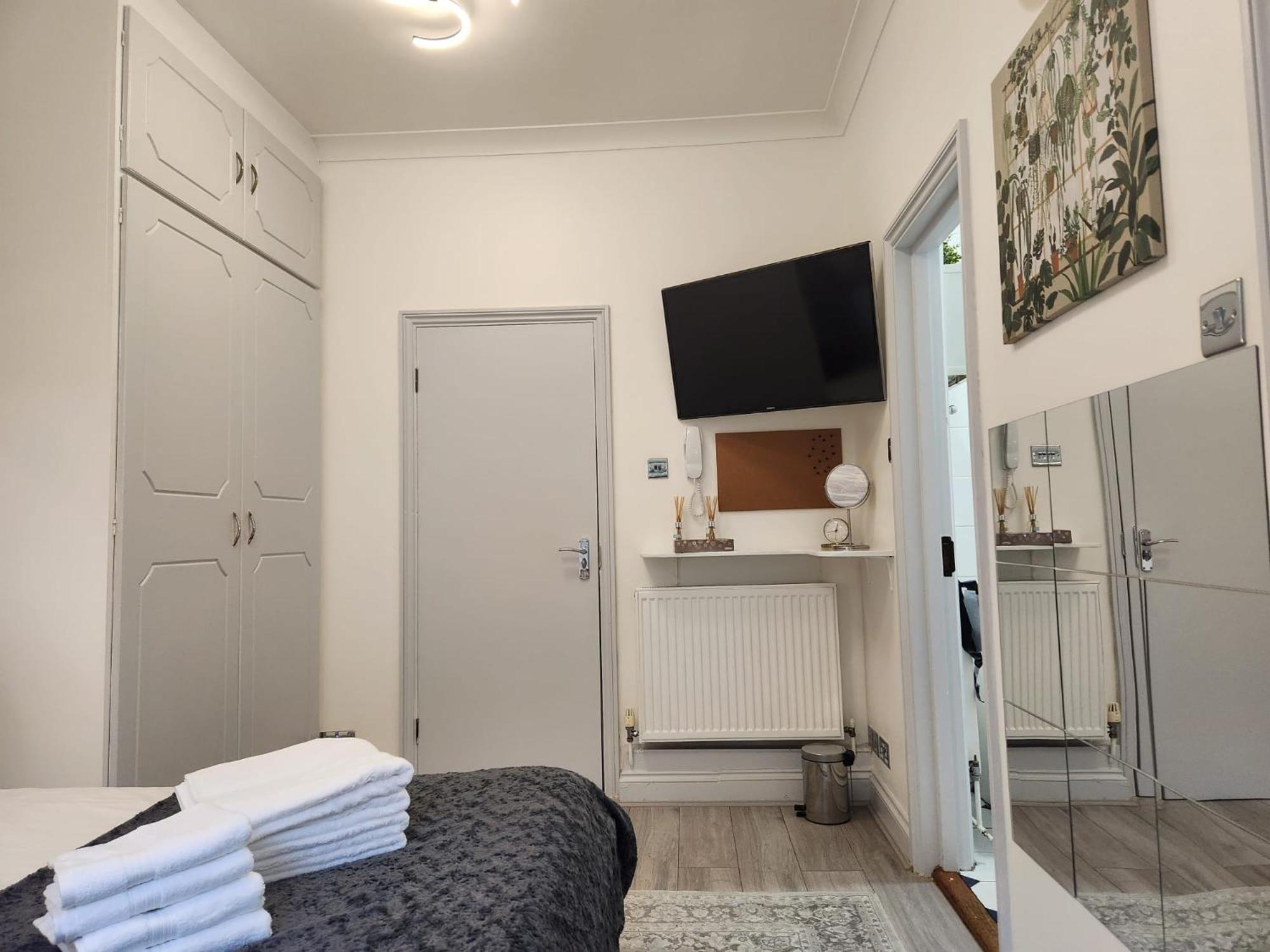 Apartment St 8 - Very Close To Tube - Cozy Flat London