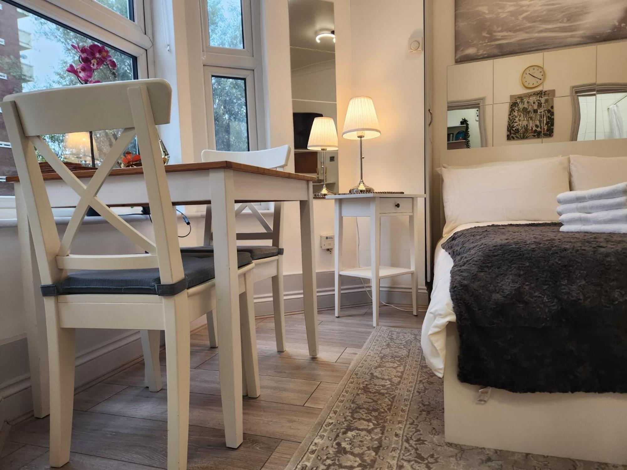 St 8 - Very Close To Tube - Cozy Flat * London