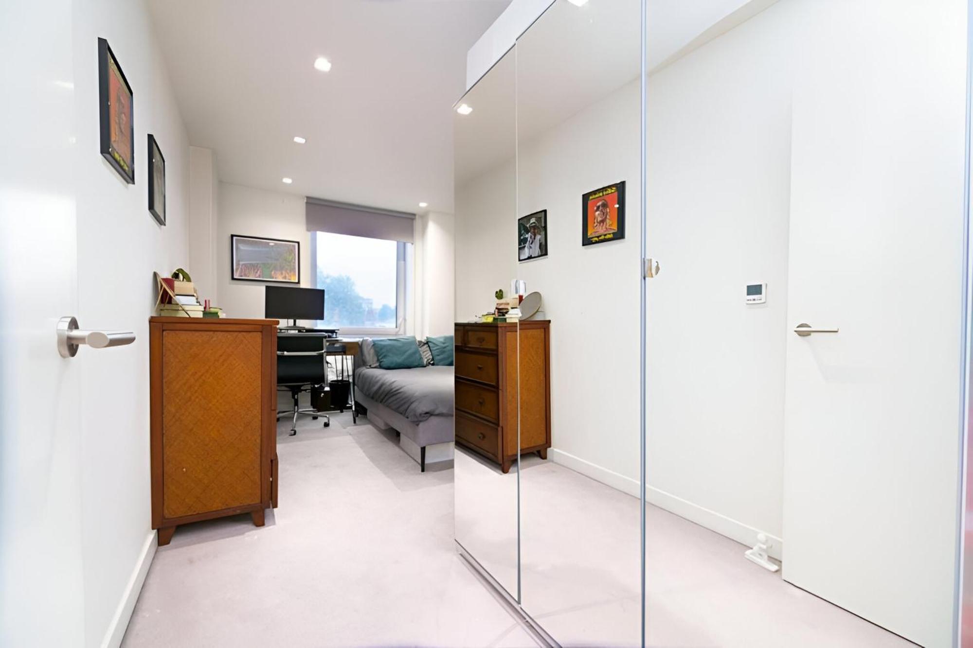 Elegant 2bd Flat Near Old Street, * London