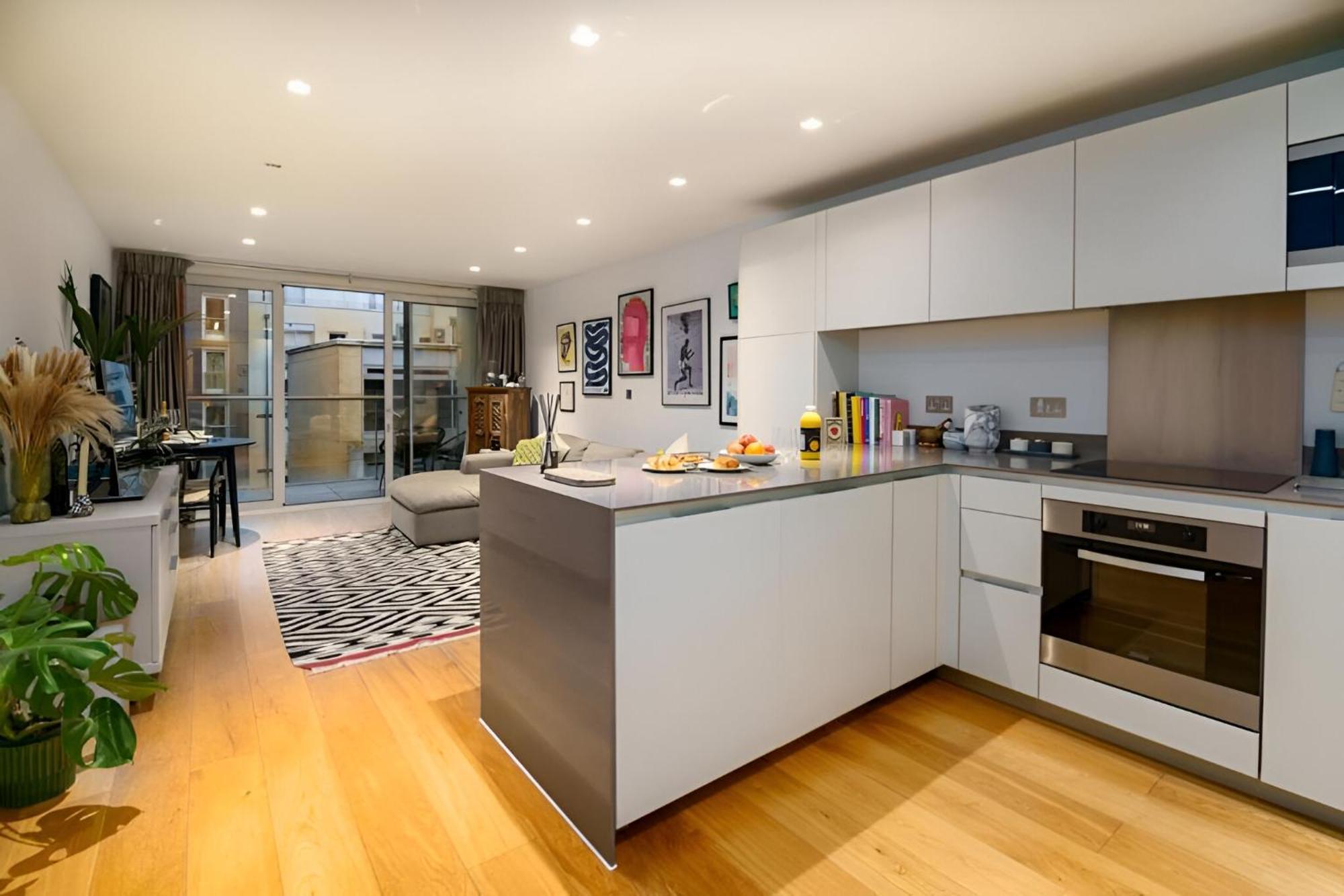 Elegant 2bd Flat Near Old Street, * London