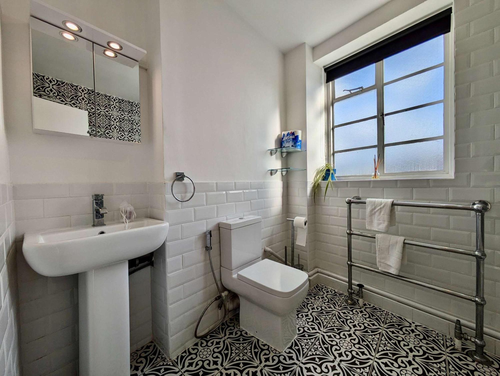 Stunning On Finchley Road London