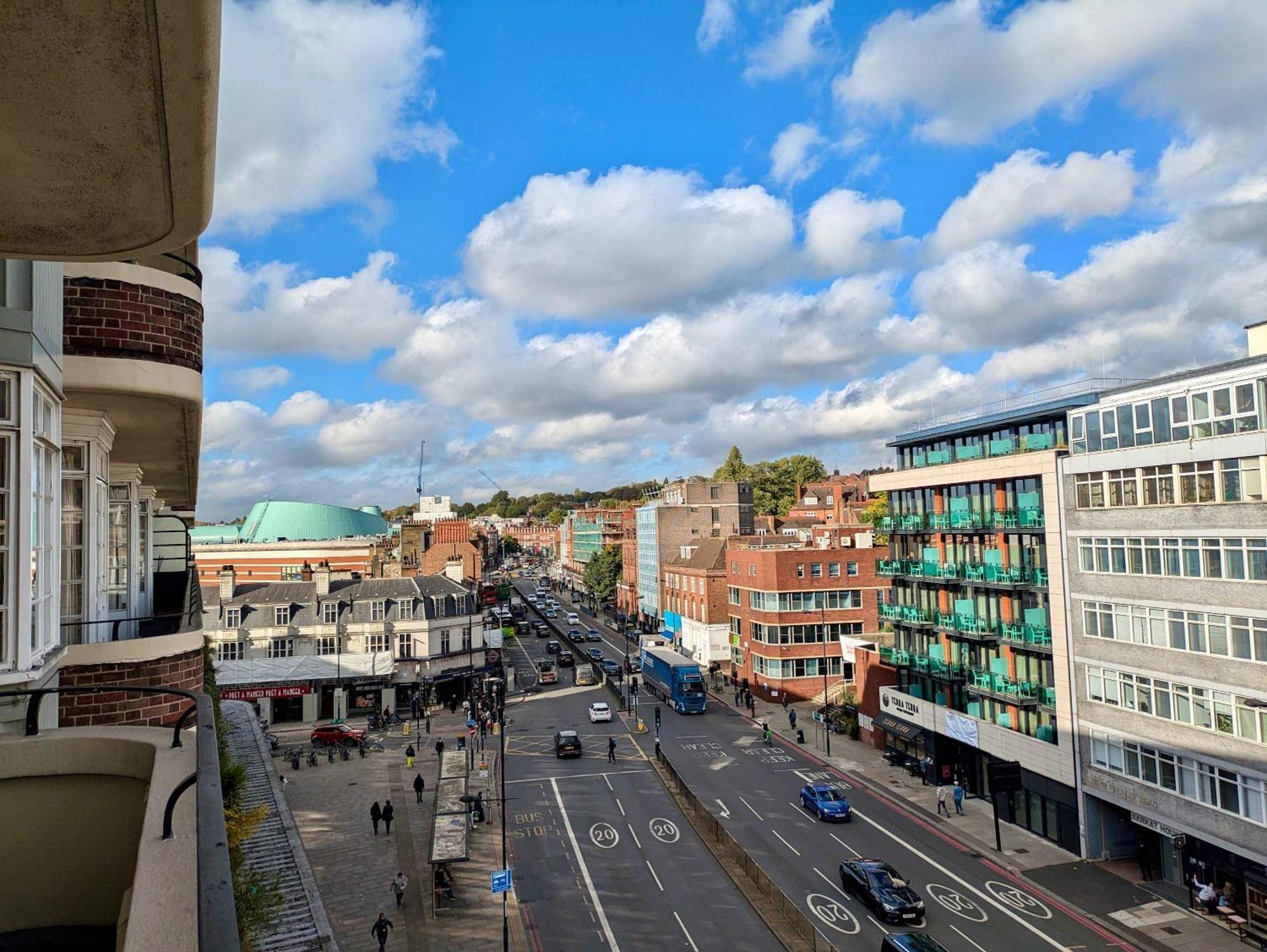 Apartment Stunning On Finchley Road *