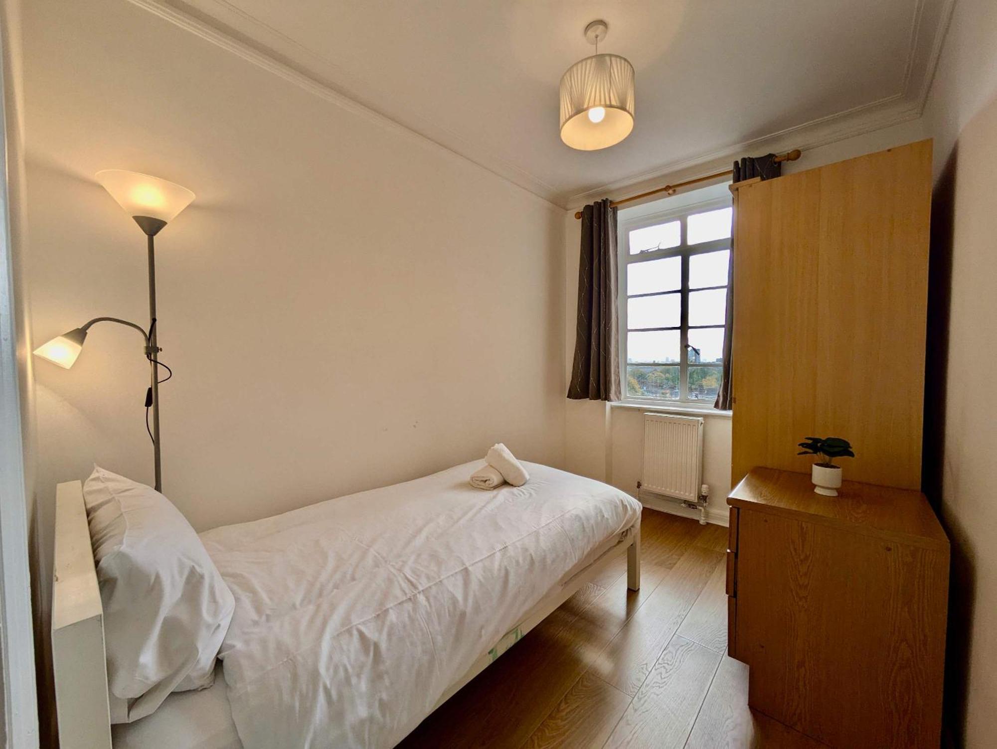 Stunning On Finchley Road Apartment