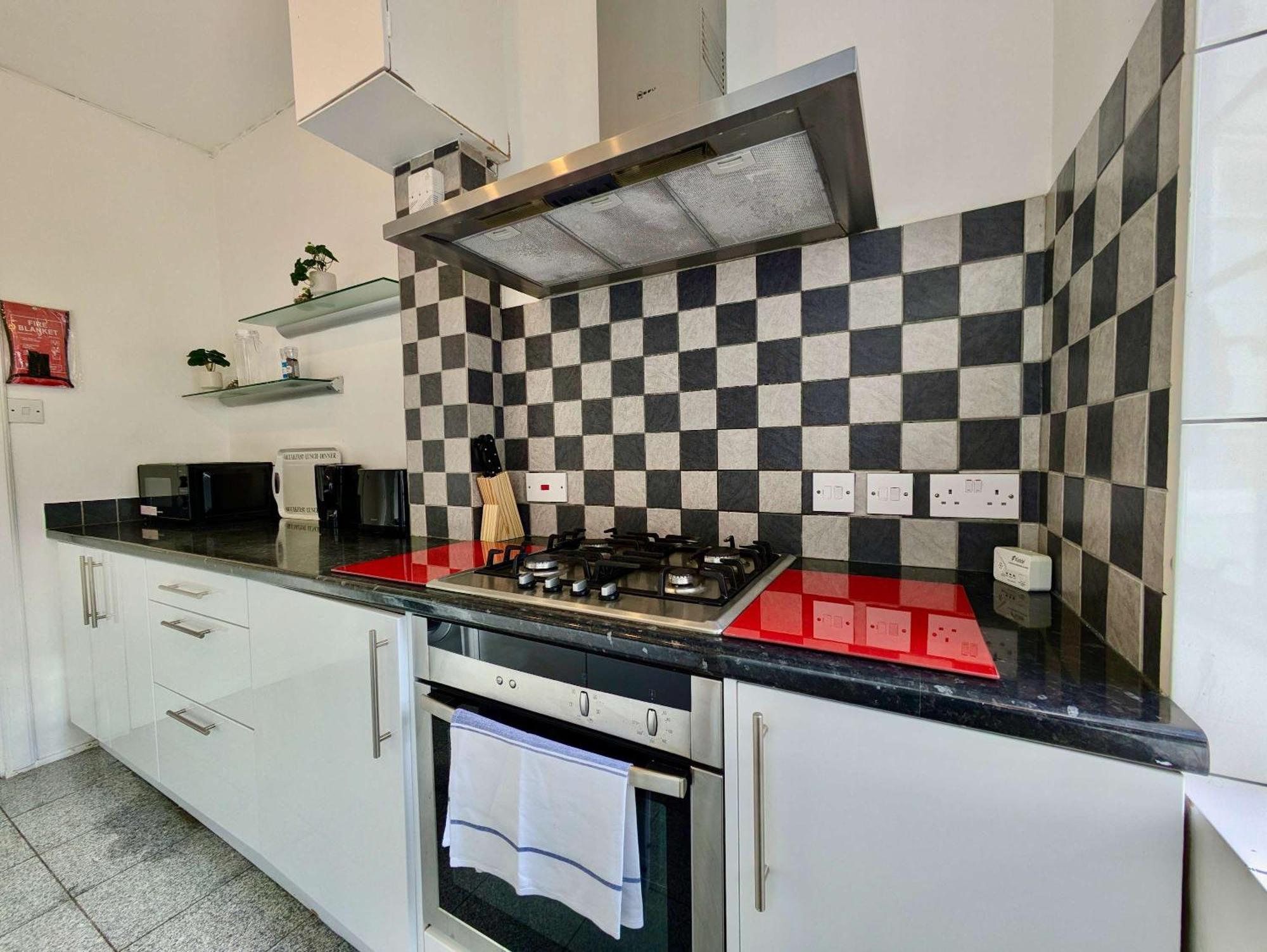 Stunning On Finchley Road Apartment