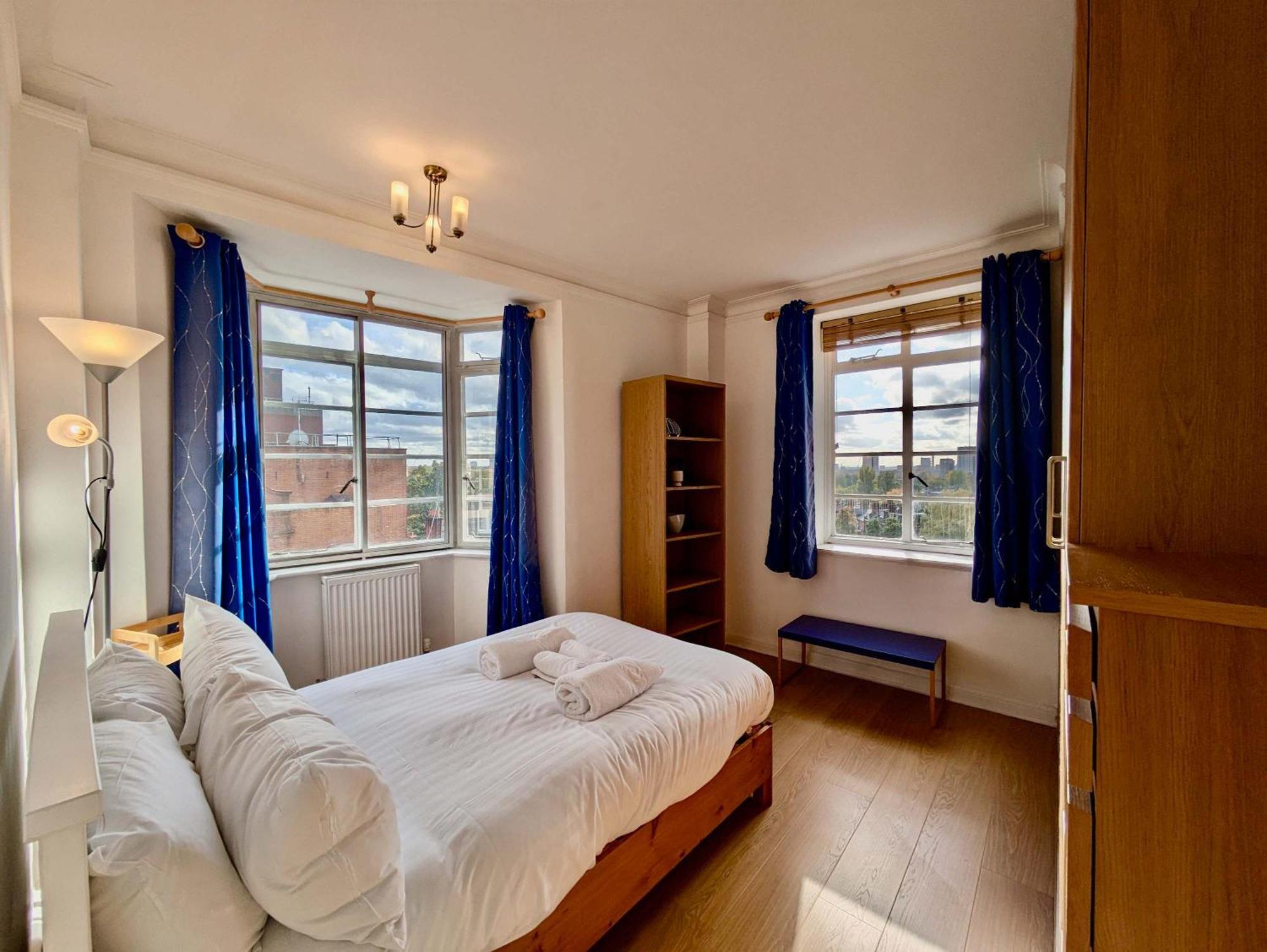 Stunning On Finchley Road Apartment London