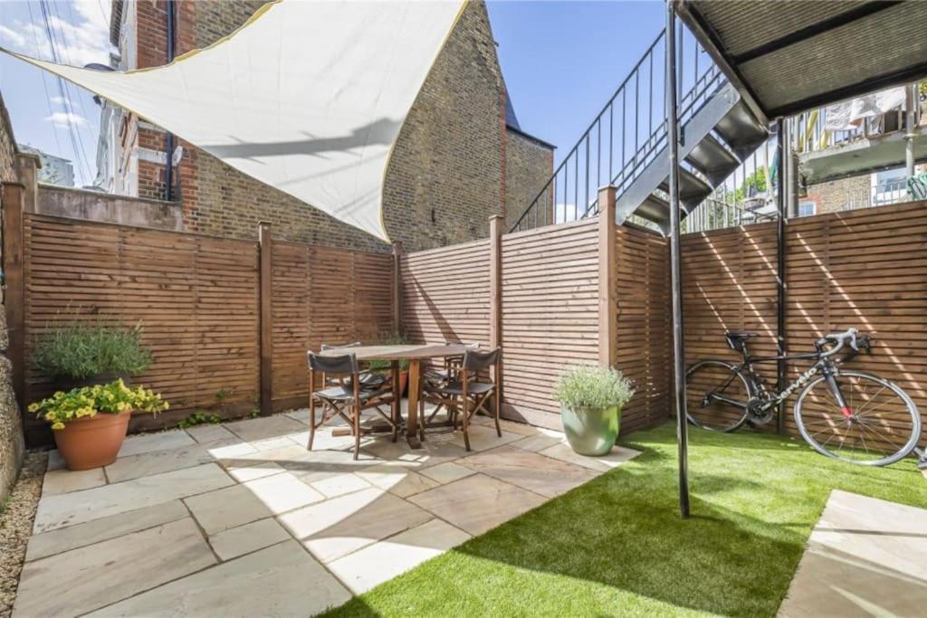 Pbc Duplex Three Bedroom In Fulham Oak Apartment London