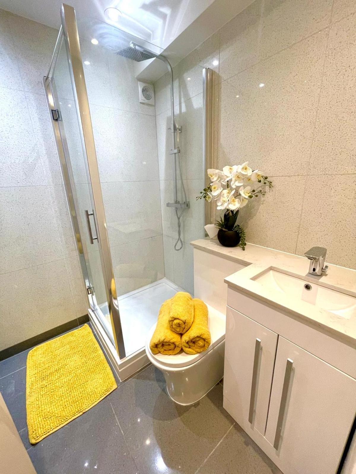 Chelsea Private 2 Beds Flat