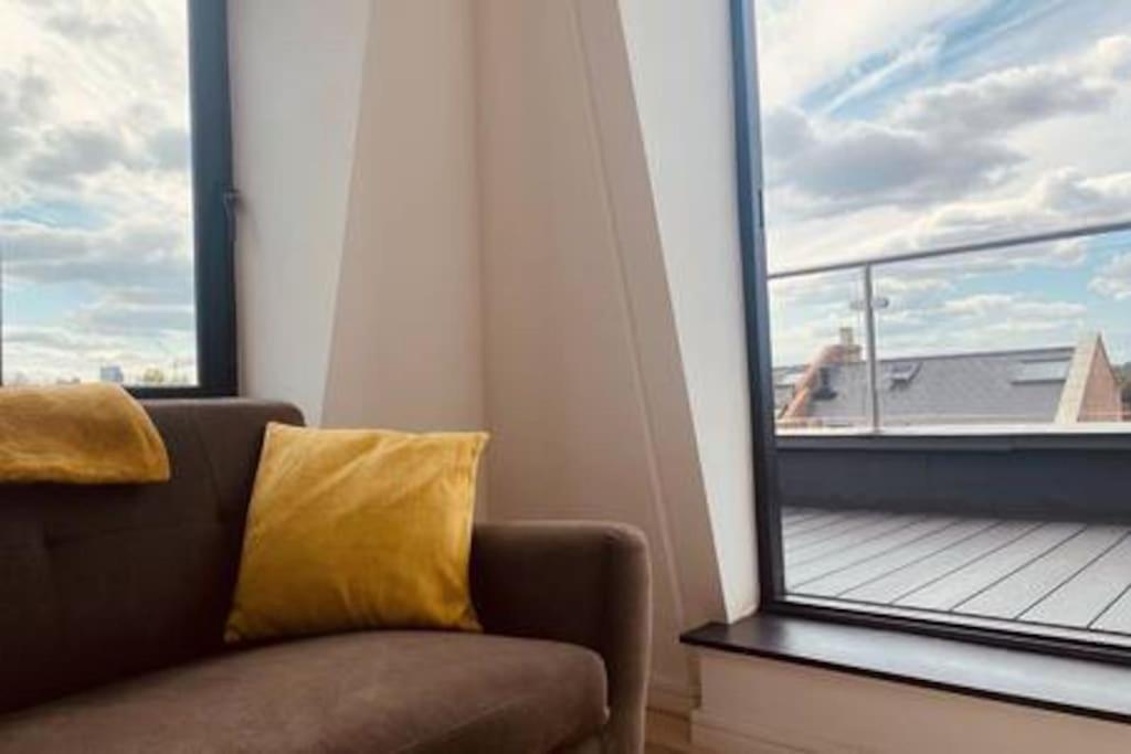 New 1 Bed Flat With Terrace Apartment London