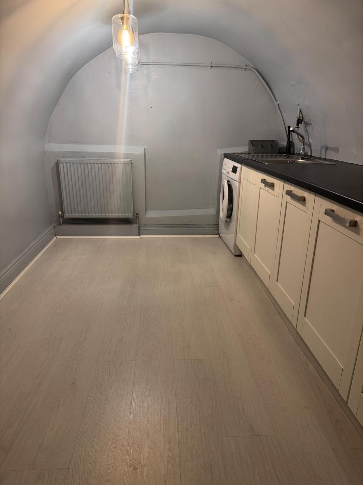 Spacious 2 Bedroom In Woolwich 15 Minutes To 02 Apartment *
