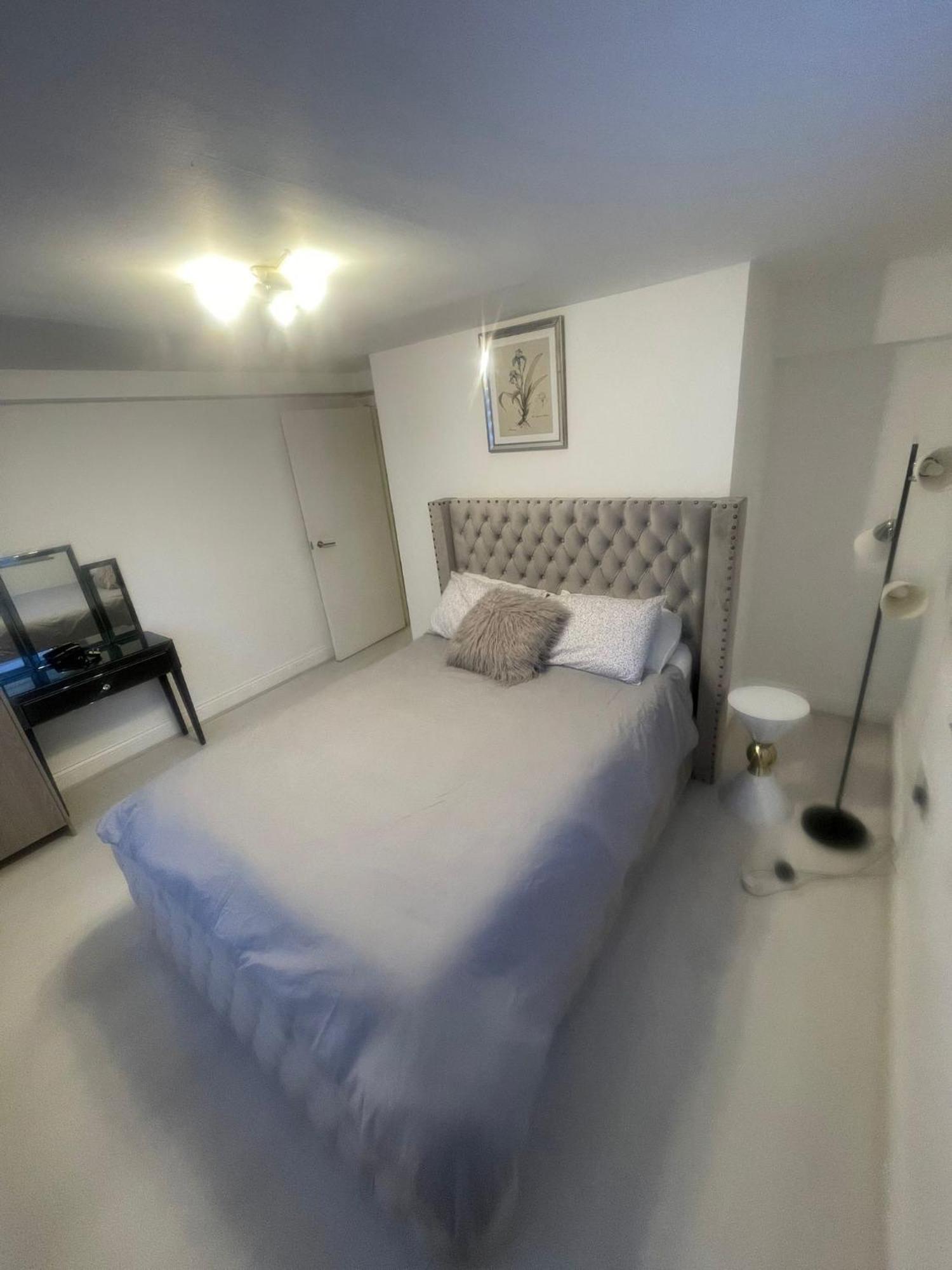 Spacious 2 Bedroom In Woolwich 15 Minutes To 02 Apartment *