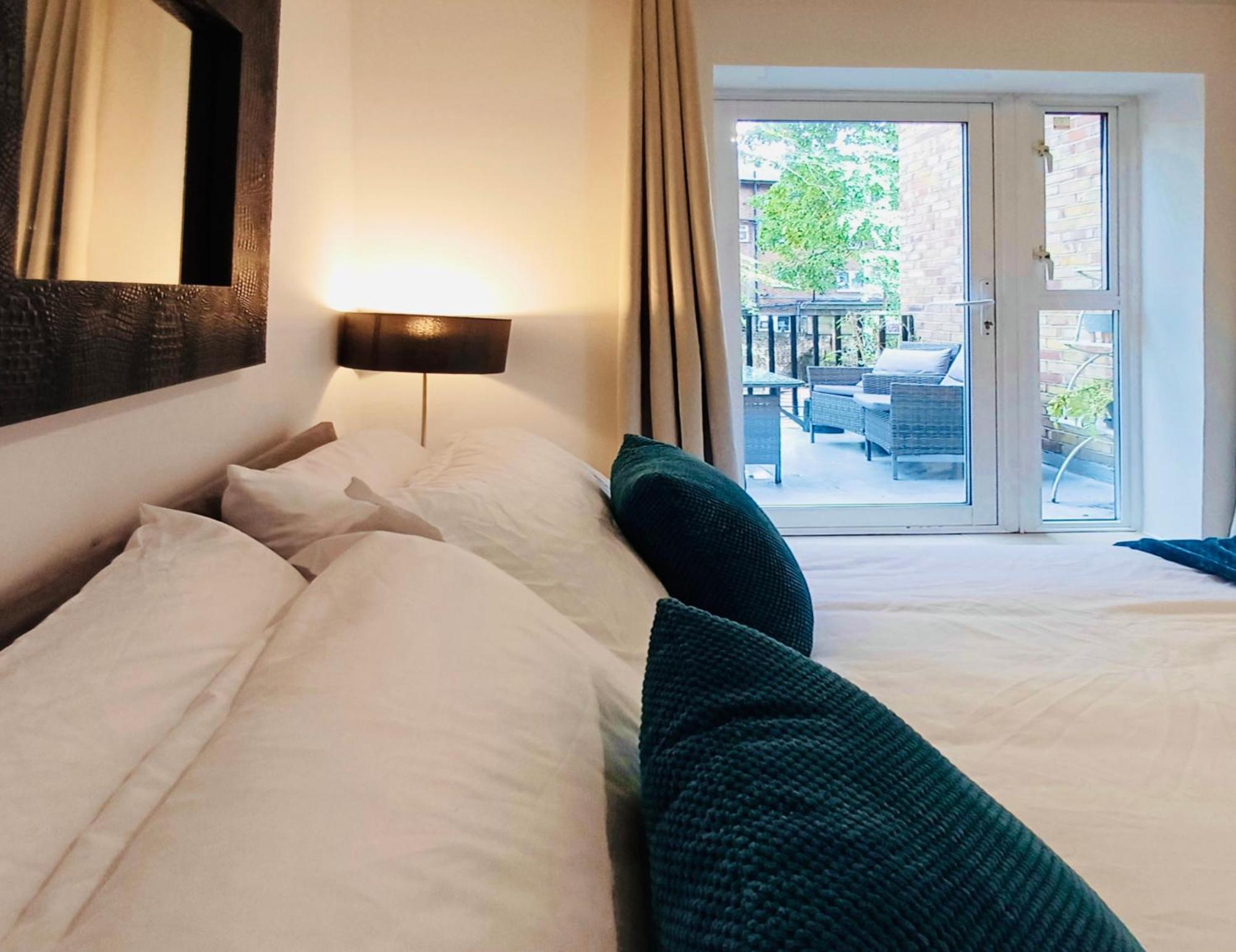Appartement Olympia 2 Bed Terrace Londen
