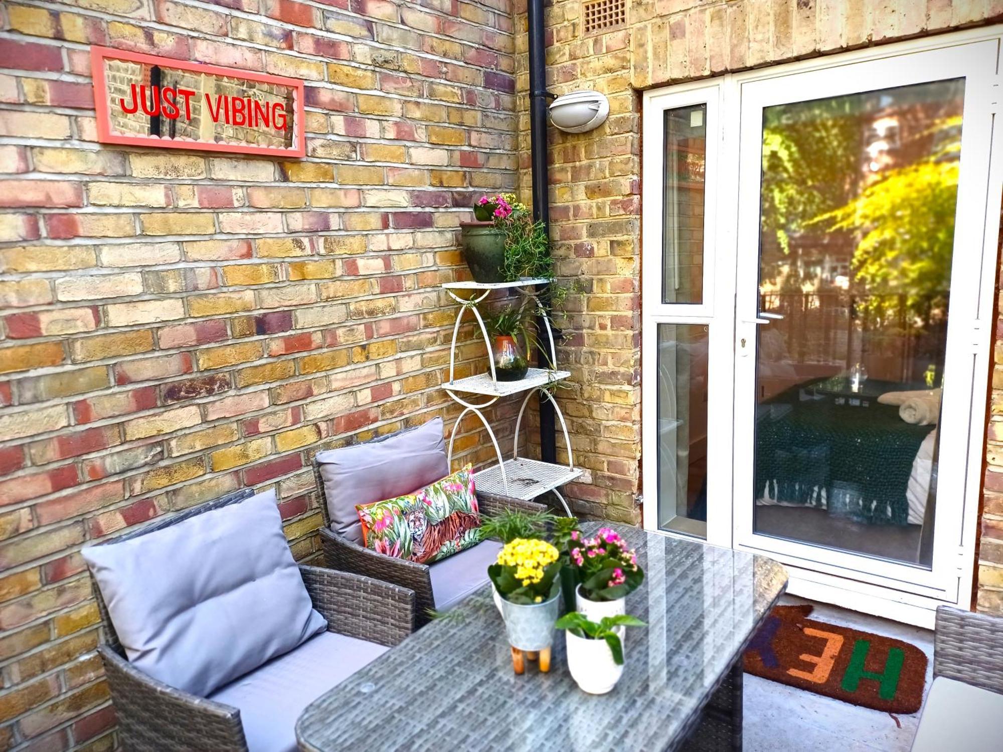 Olympia 2 Bed Terrace * Londen