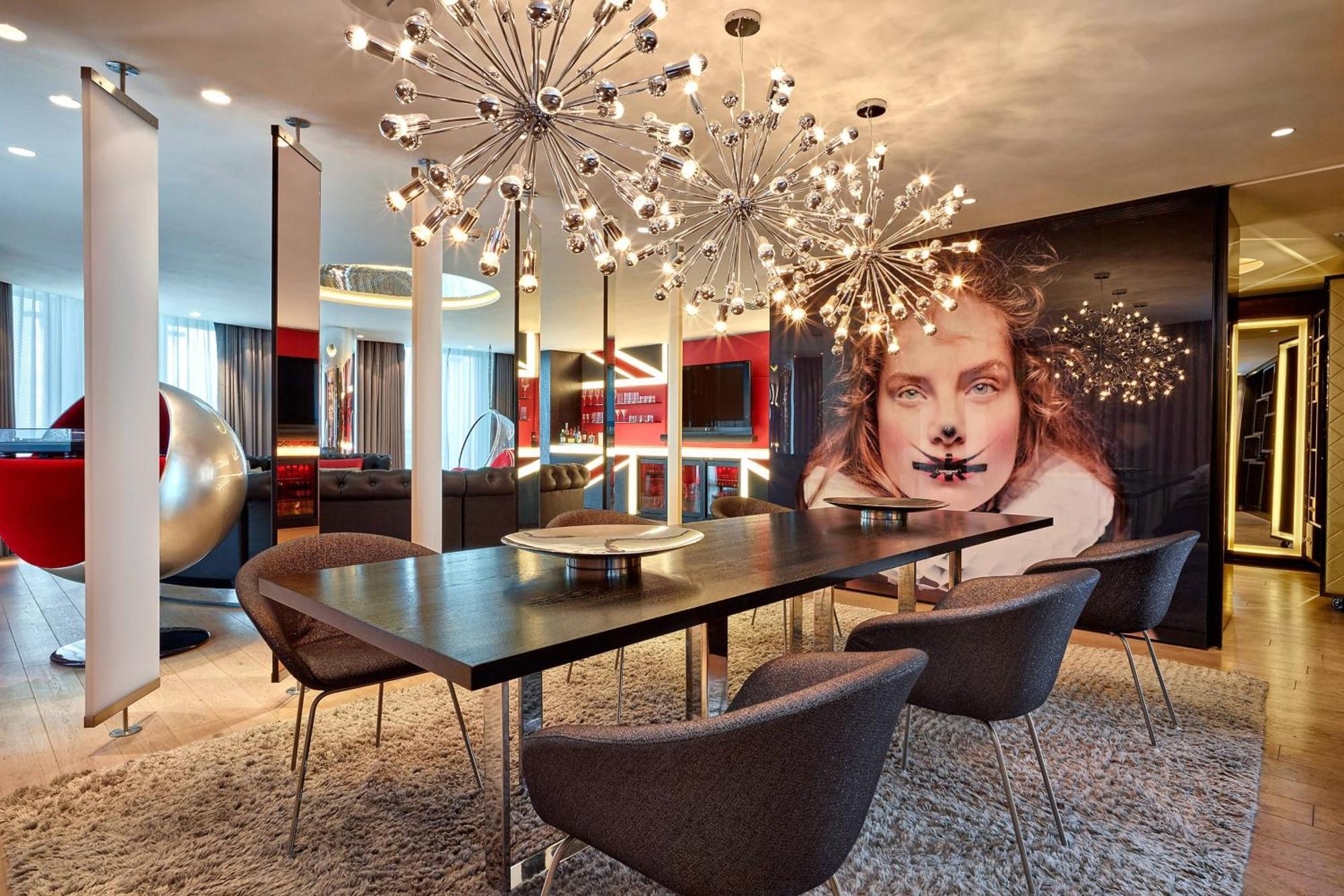 W Hotel 5*