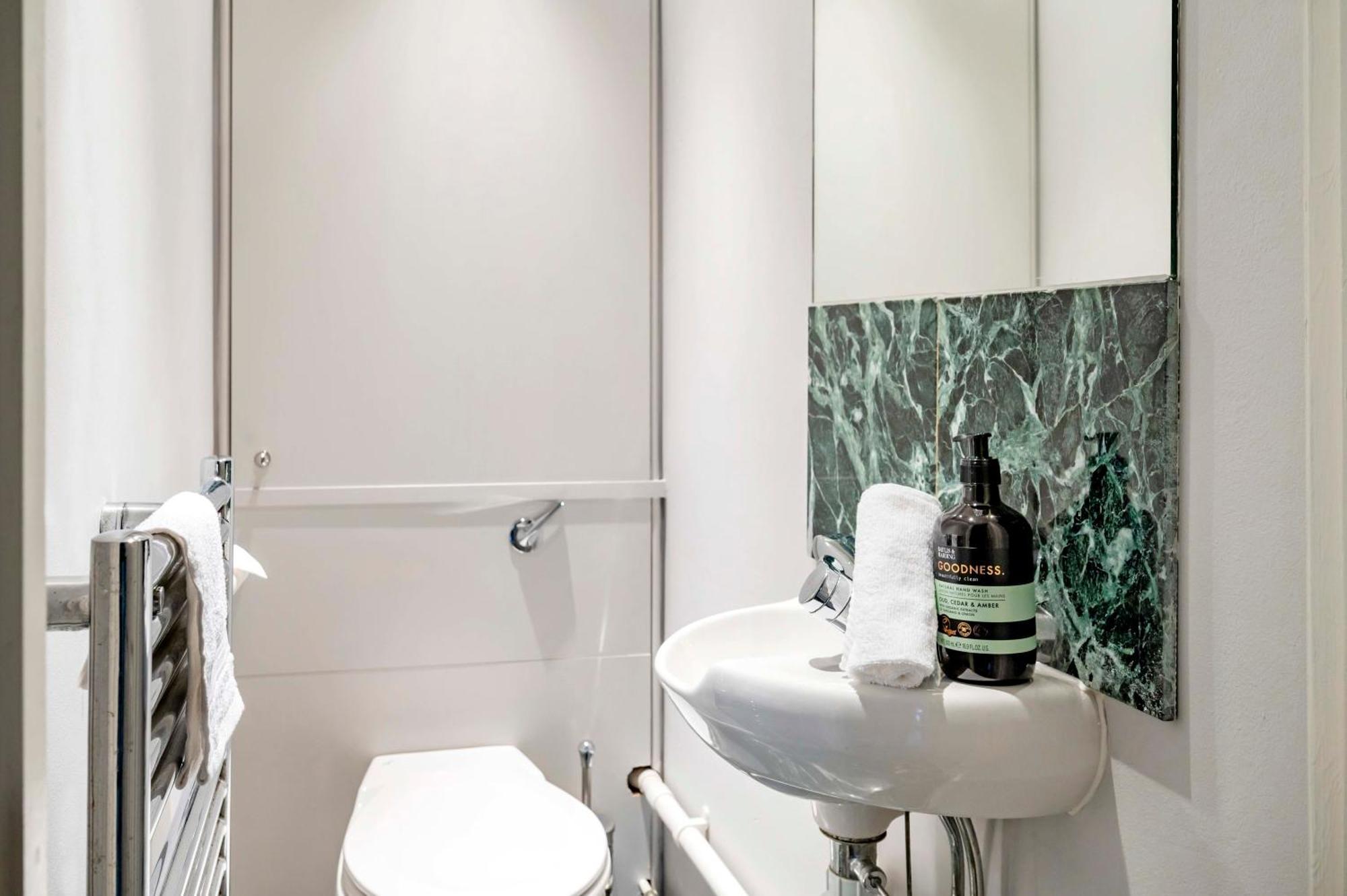 Apartment The Mayfair Marvel- By Out Of Office Lifestyle London