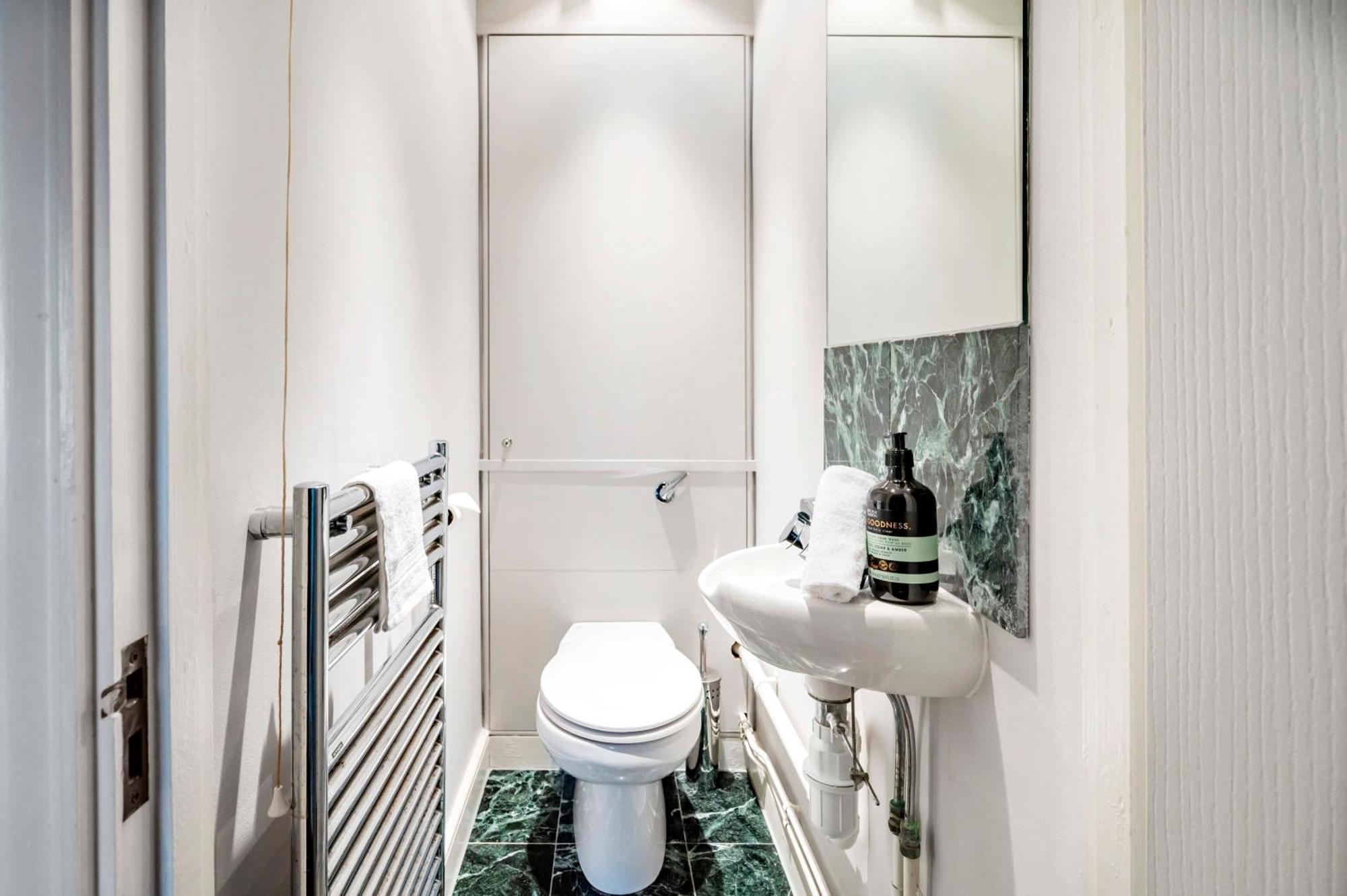 The Mayfair Marvel- By Out Of Office Lifestyle Apartment London