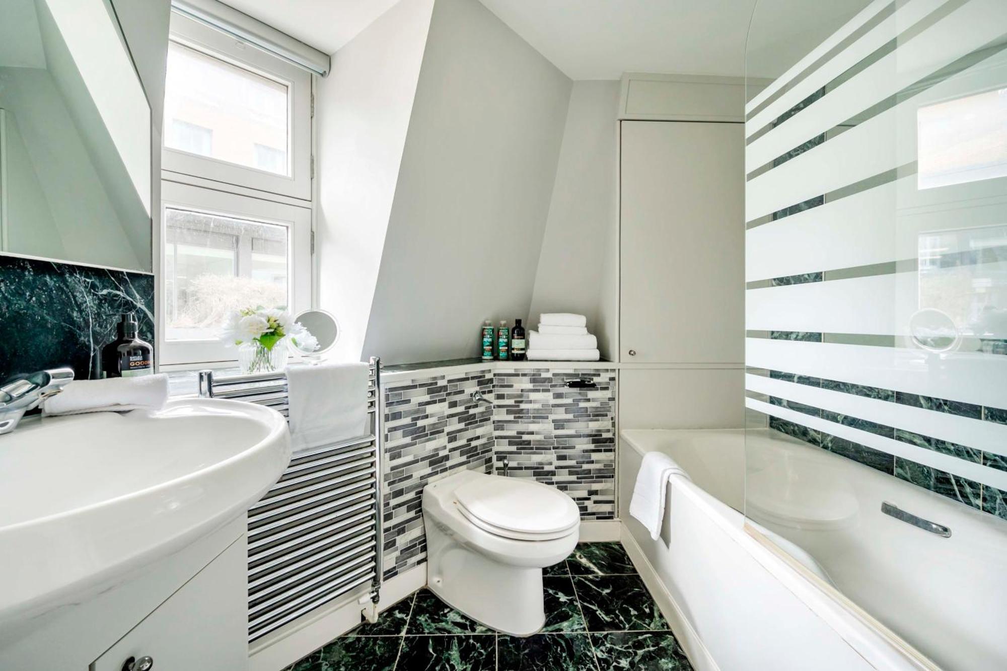 Apartment The Mayfair Marvel- By Out Of Office Lifestyle *