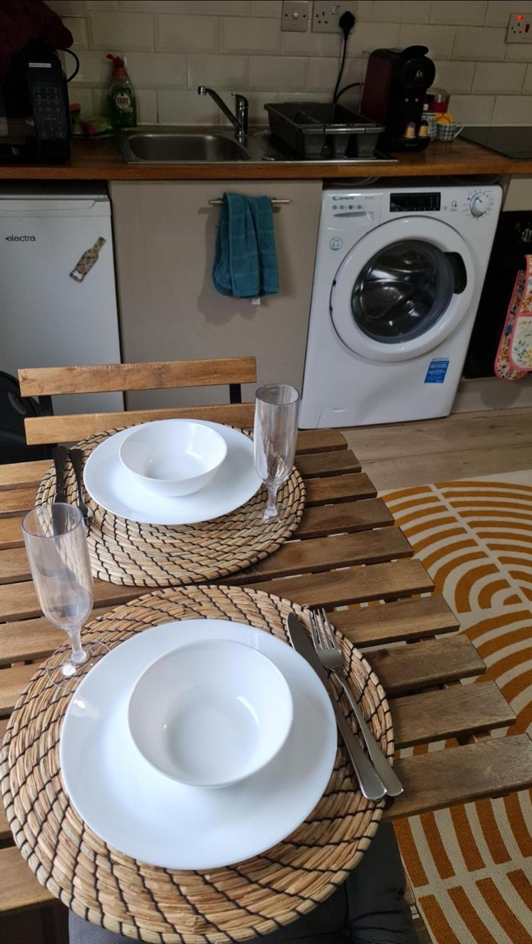 Stylish - Private Bathroom, 15mins To London! *