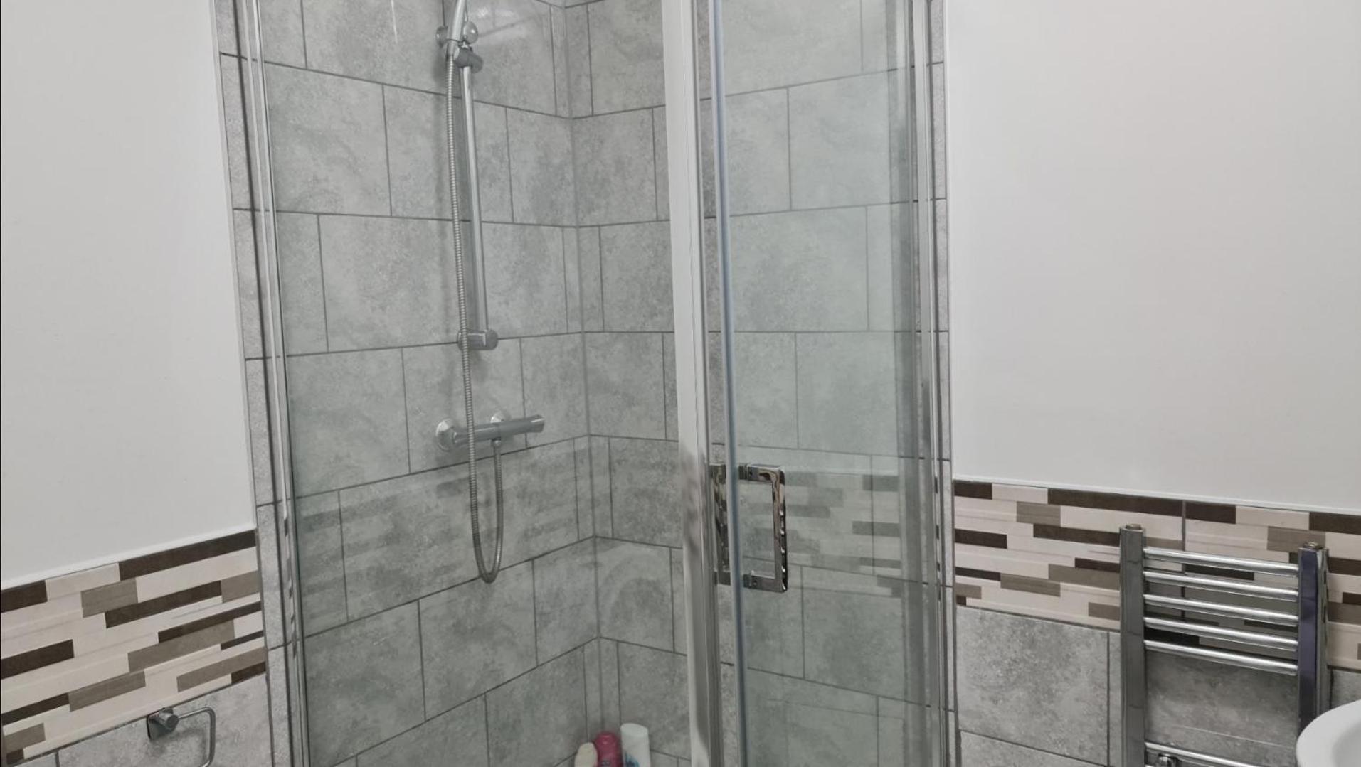 Apartment Cosy With Kitchenette And Private Bathroom - 15mins To London! *