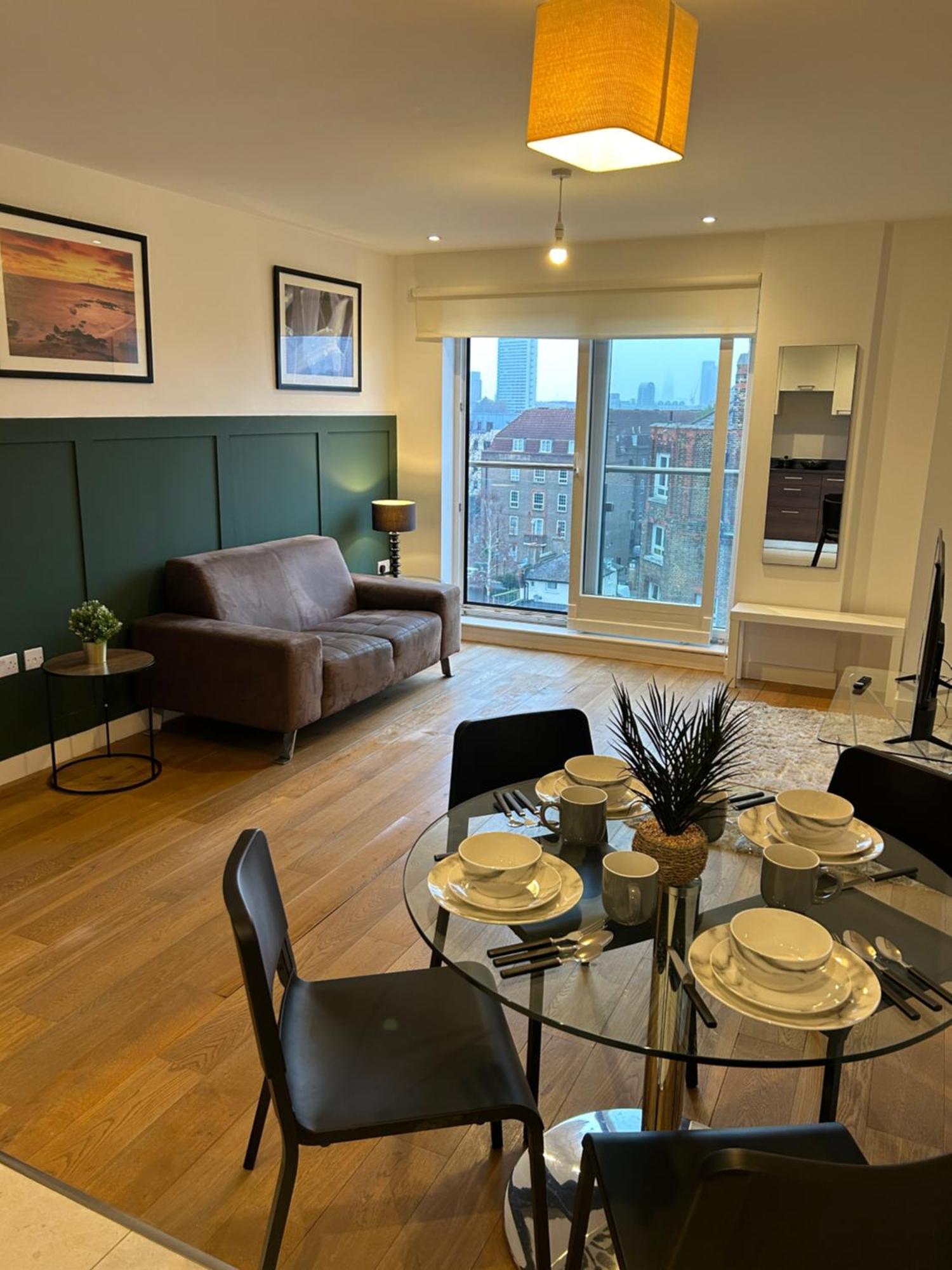 Newly Renovated & Modern 2-br Close To Canary Wharf Apartment