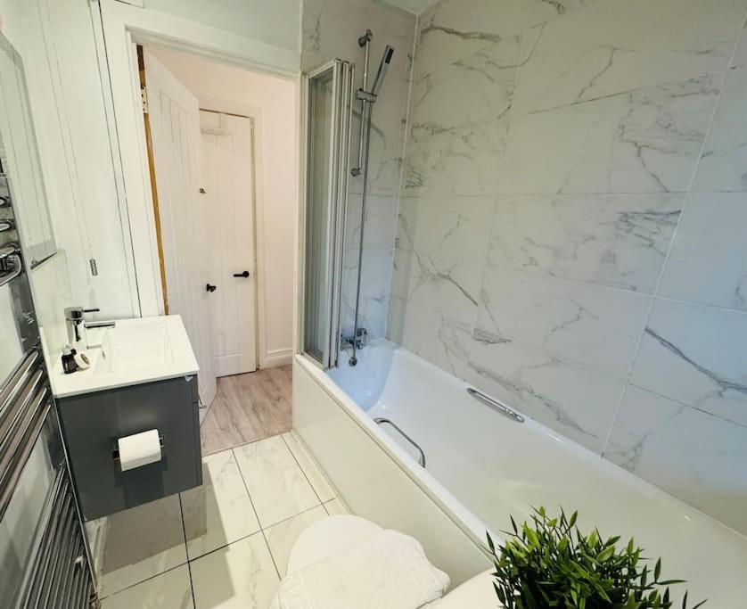Charming Near Station Free Parking-cityaccess * London