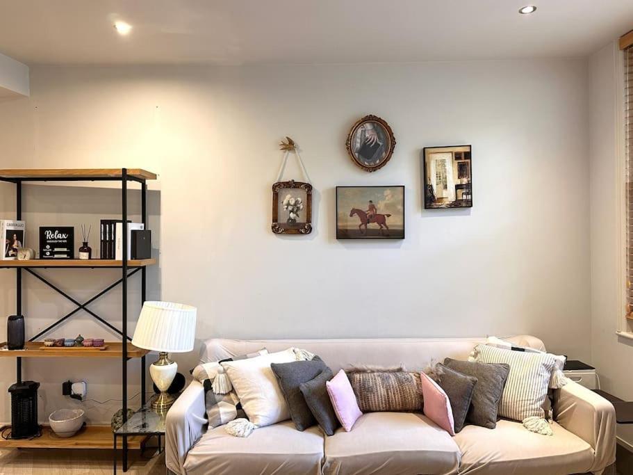 Stunning Modern 2-floor House With 3 Ensuite Villa London