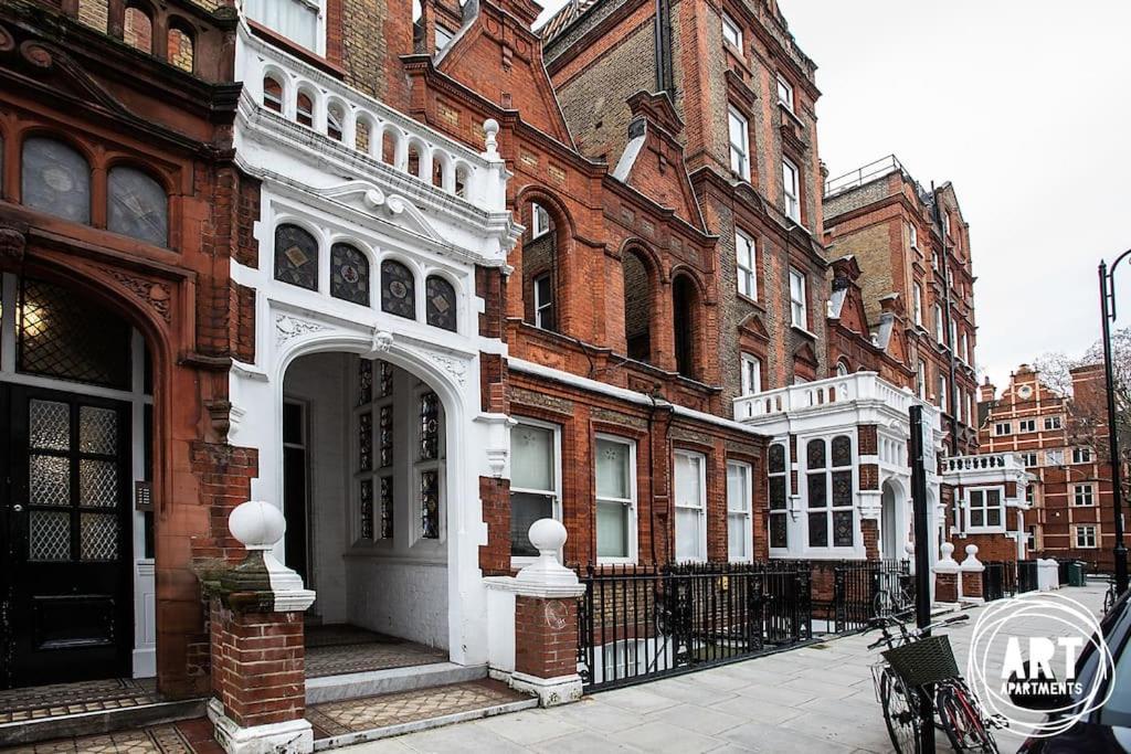 Harrington Gardens Apartment