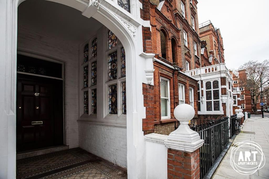 Harrington Gardens Apartment