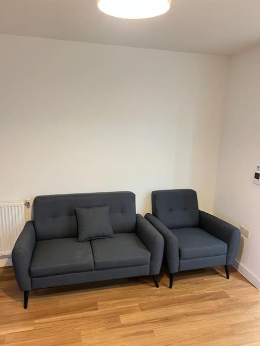 Apartment Modern, Luxurious 1 Next To Station, Few Stops Away From London