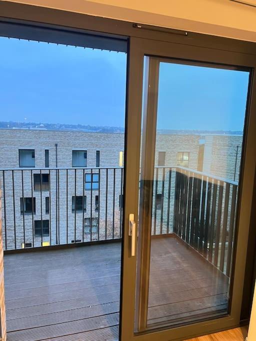 Apartment Modern, Luxurious 1 Next To Station, Few Stops Away From London