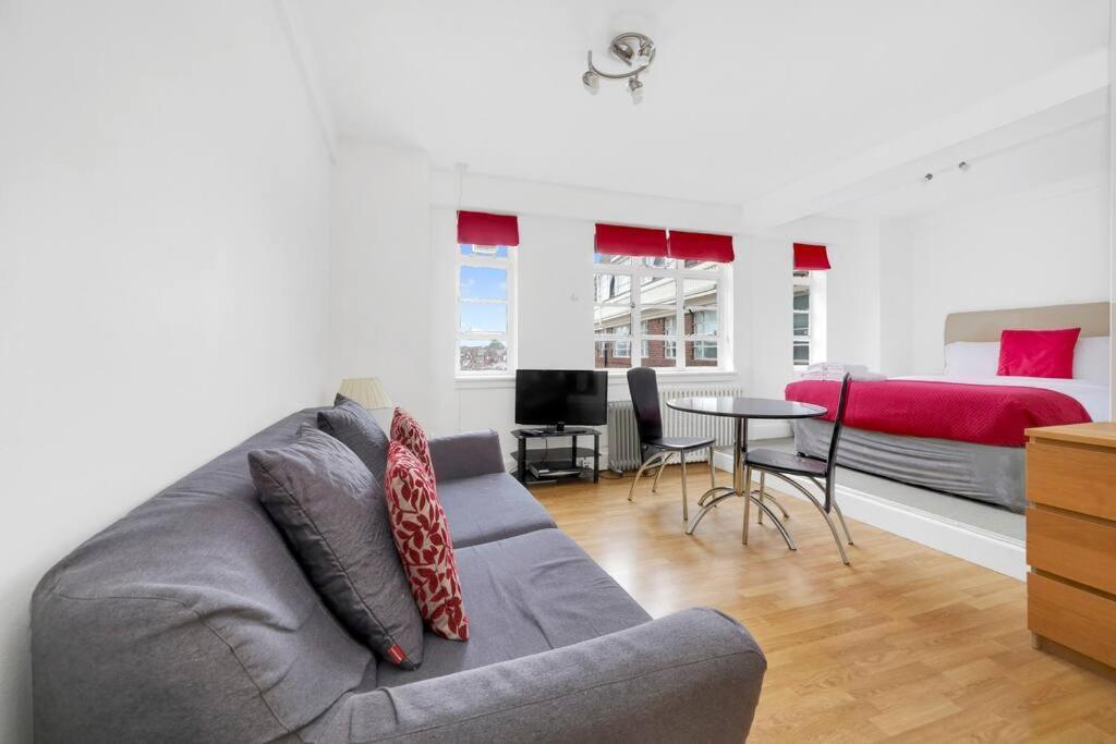 South Kensington Apartment