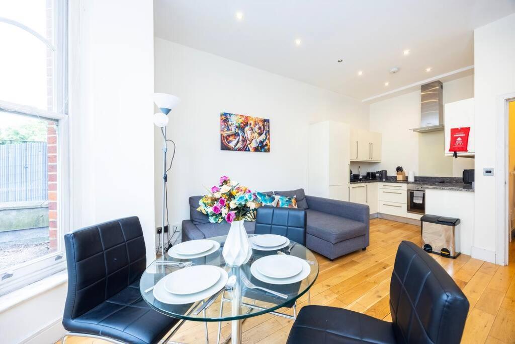 Apartment Comfy 2-bed Flat On Upper St - Next To Tube *