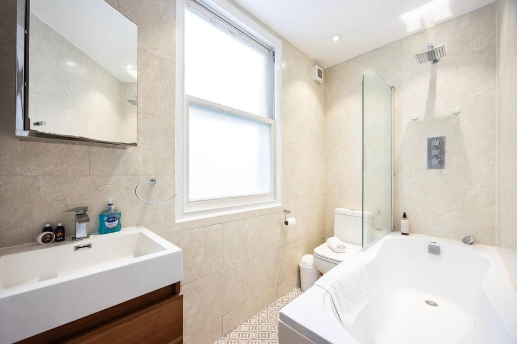 Comfy 2-bed Flat On Upper St - Next To Tube Apartment