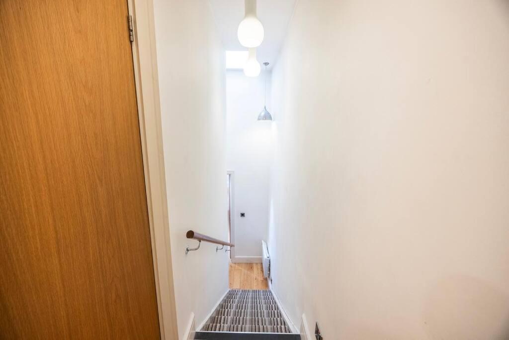 Comfy 2-bed Flat On Upper St - Next To Tube Apartamento *