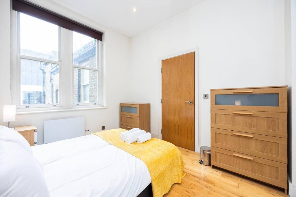 Comfy 2-bed Flat On Upper St - Next To Tube