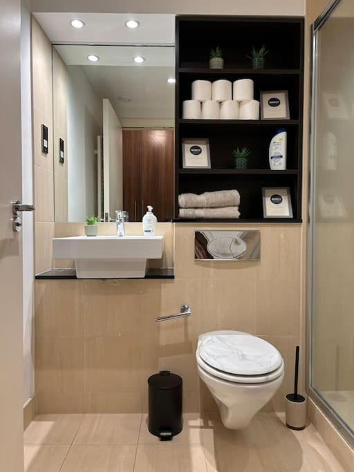 Apartment Newly Renovated & Modern 2-br Close To Canary Wharf