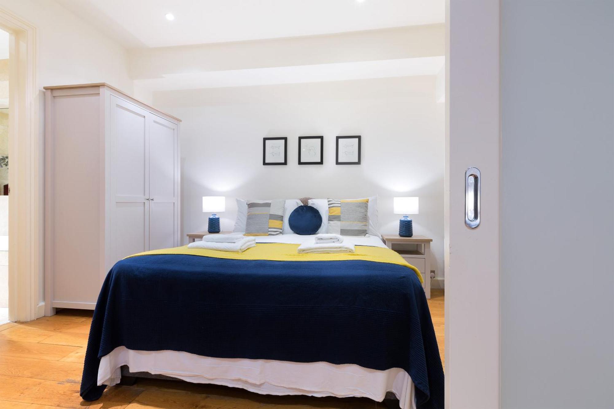 Hyde Park - Knightsbridge - Private Entrance Apartment *